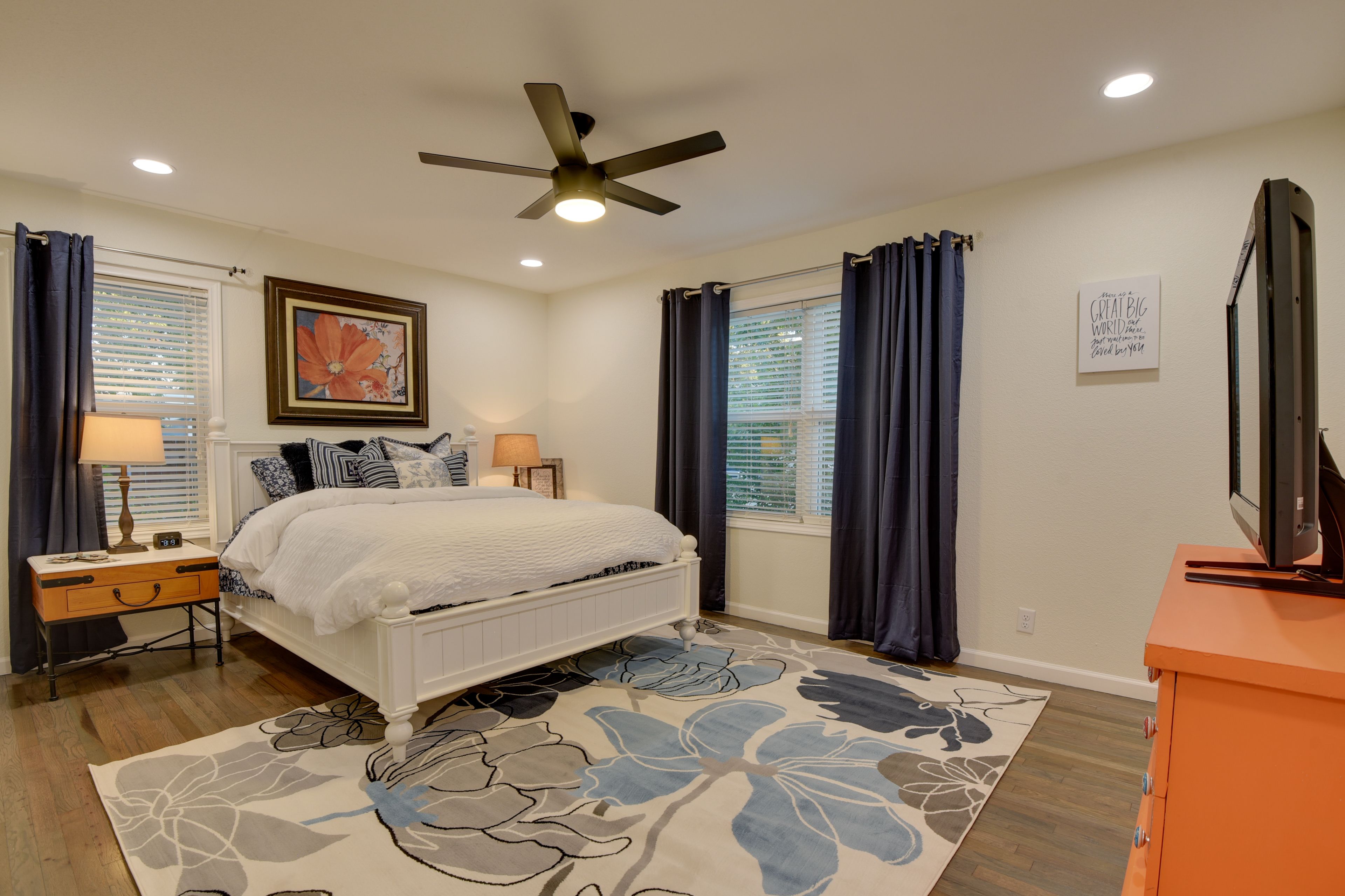 Bedroom 1 | Queen Bed | Linens Provided