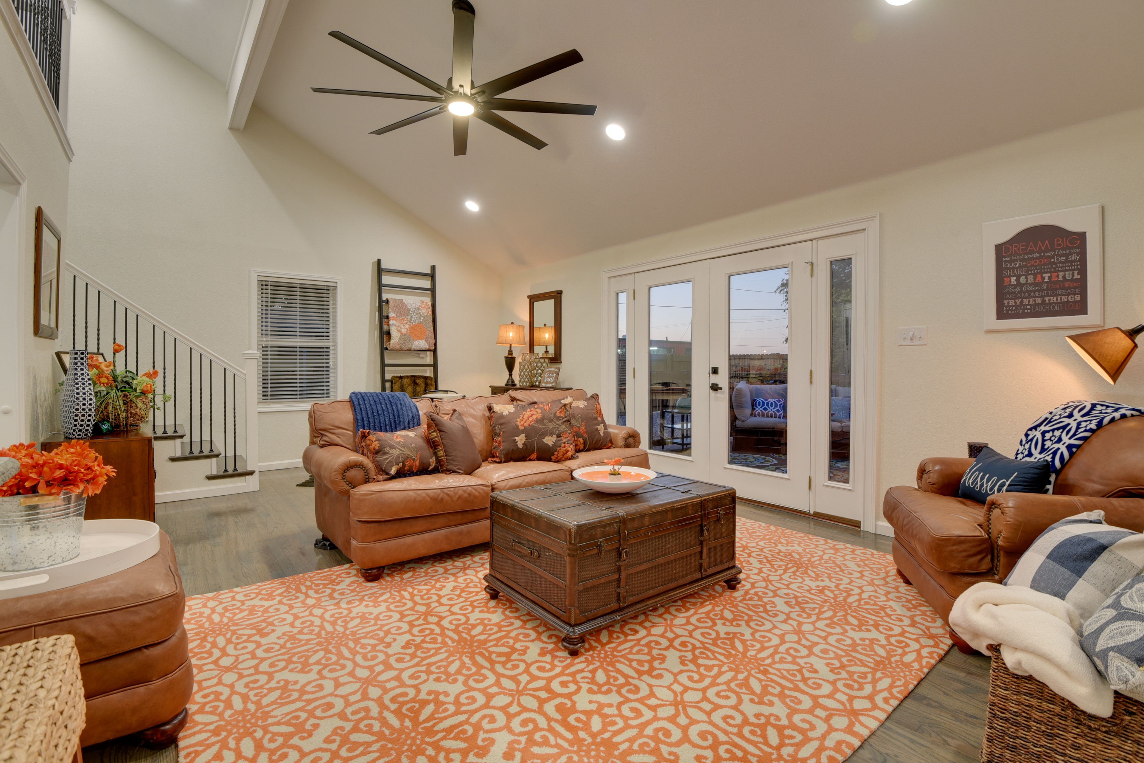 Living Room | Queen Sleeper Sofa