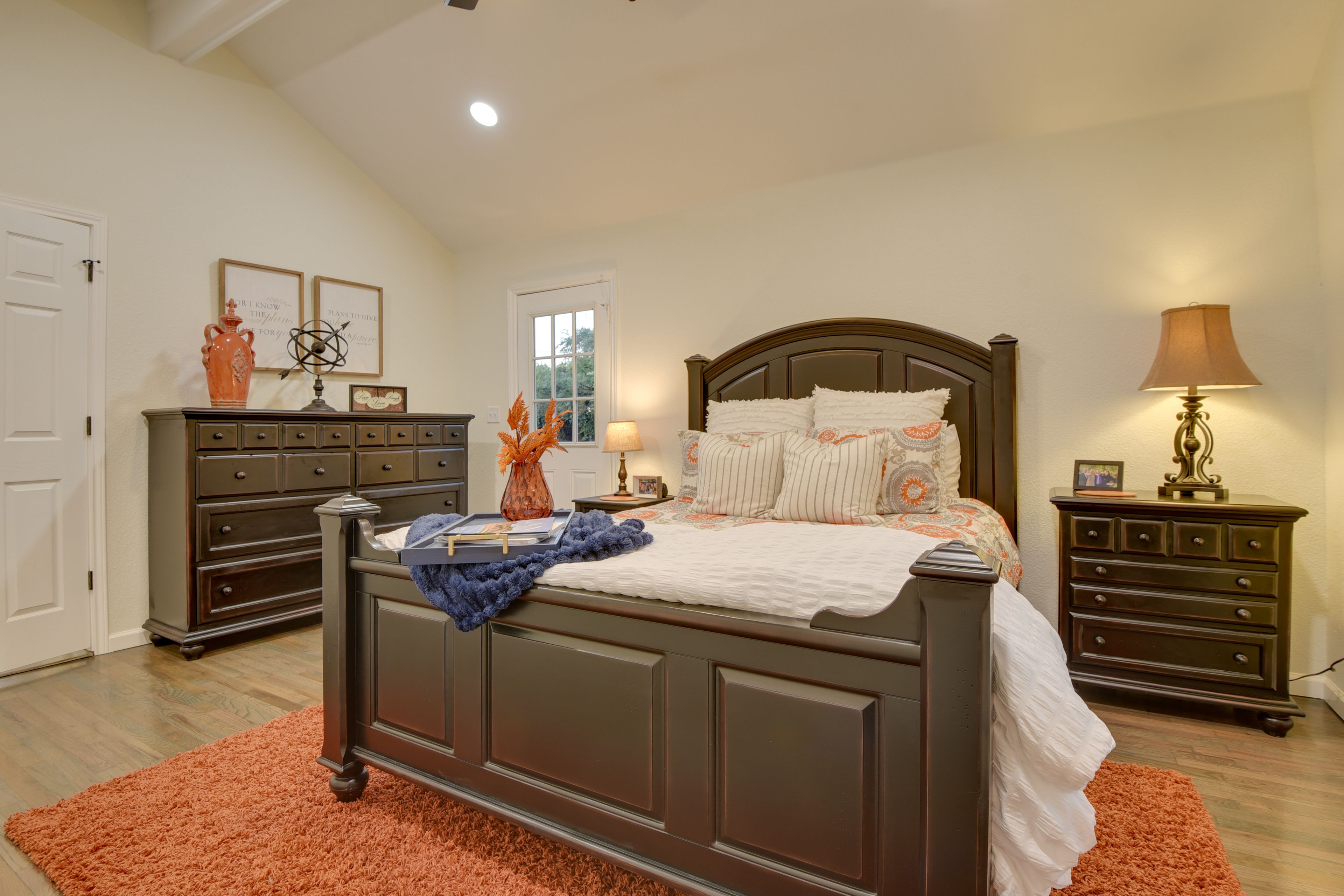 Bedroom 2 | Queen Bed