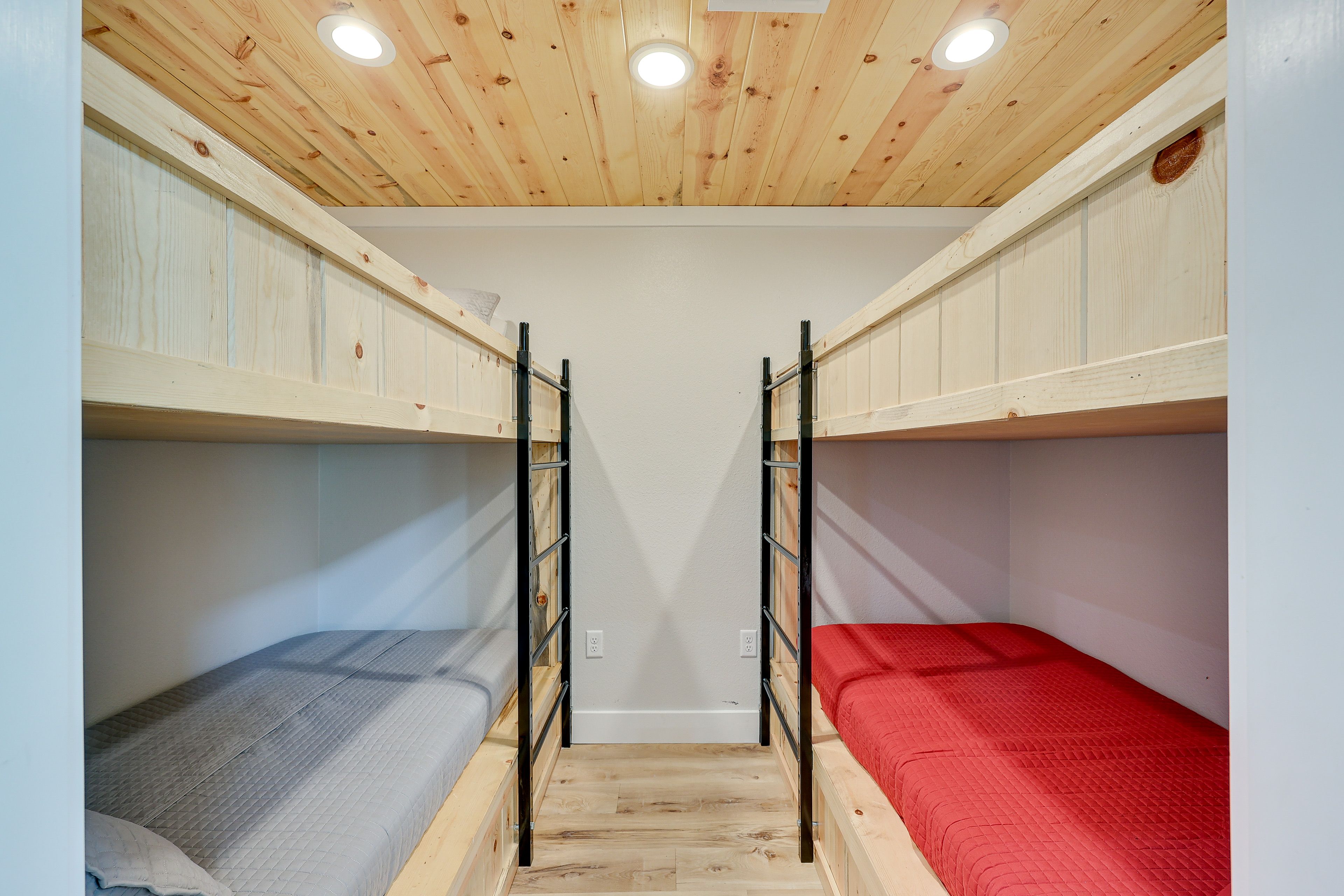 Bedroom 5 | 2 Twin Bunk Beds