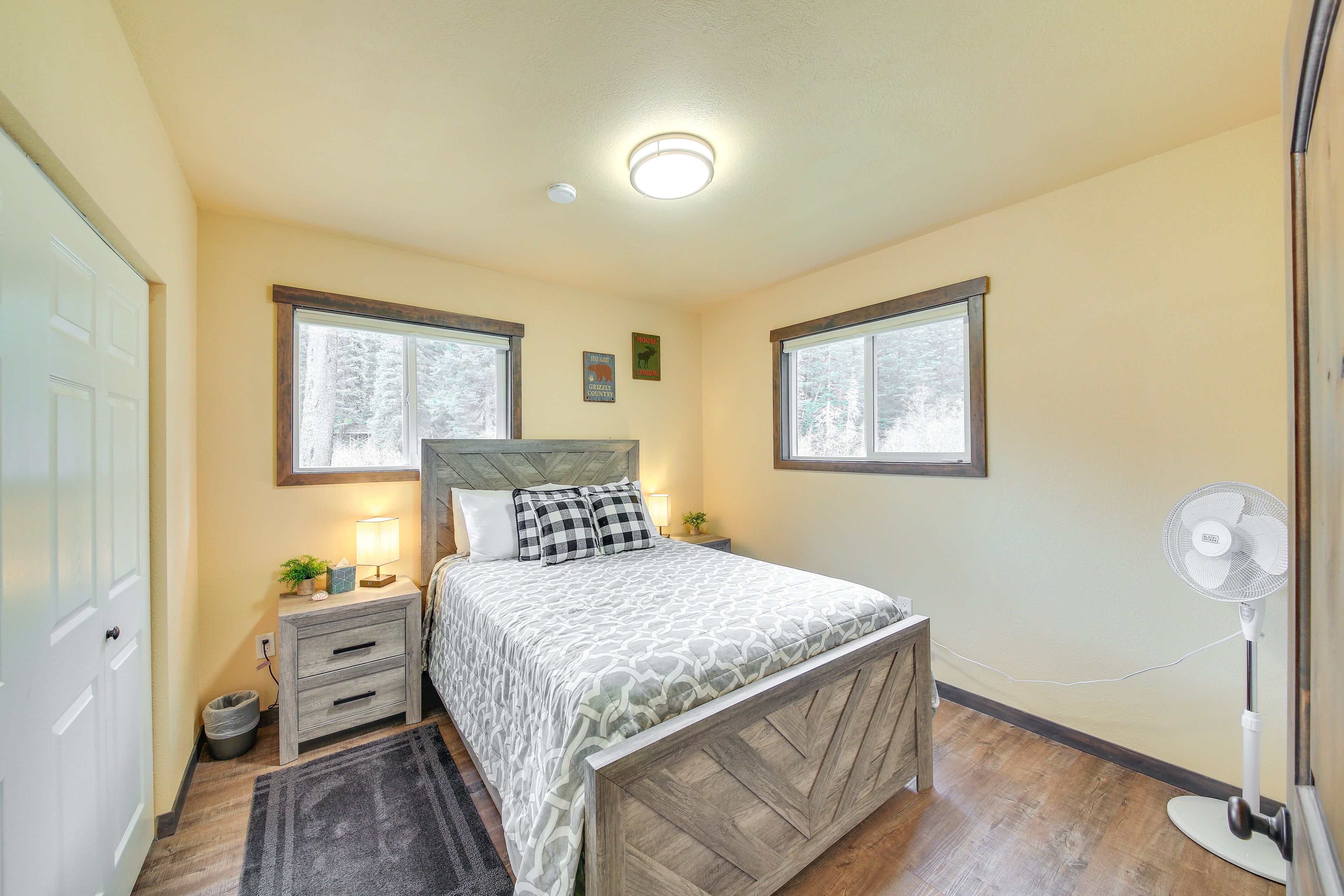 Bedroom 4 | Queen Bed