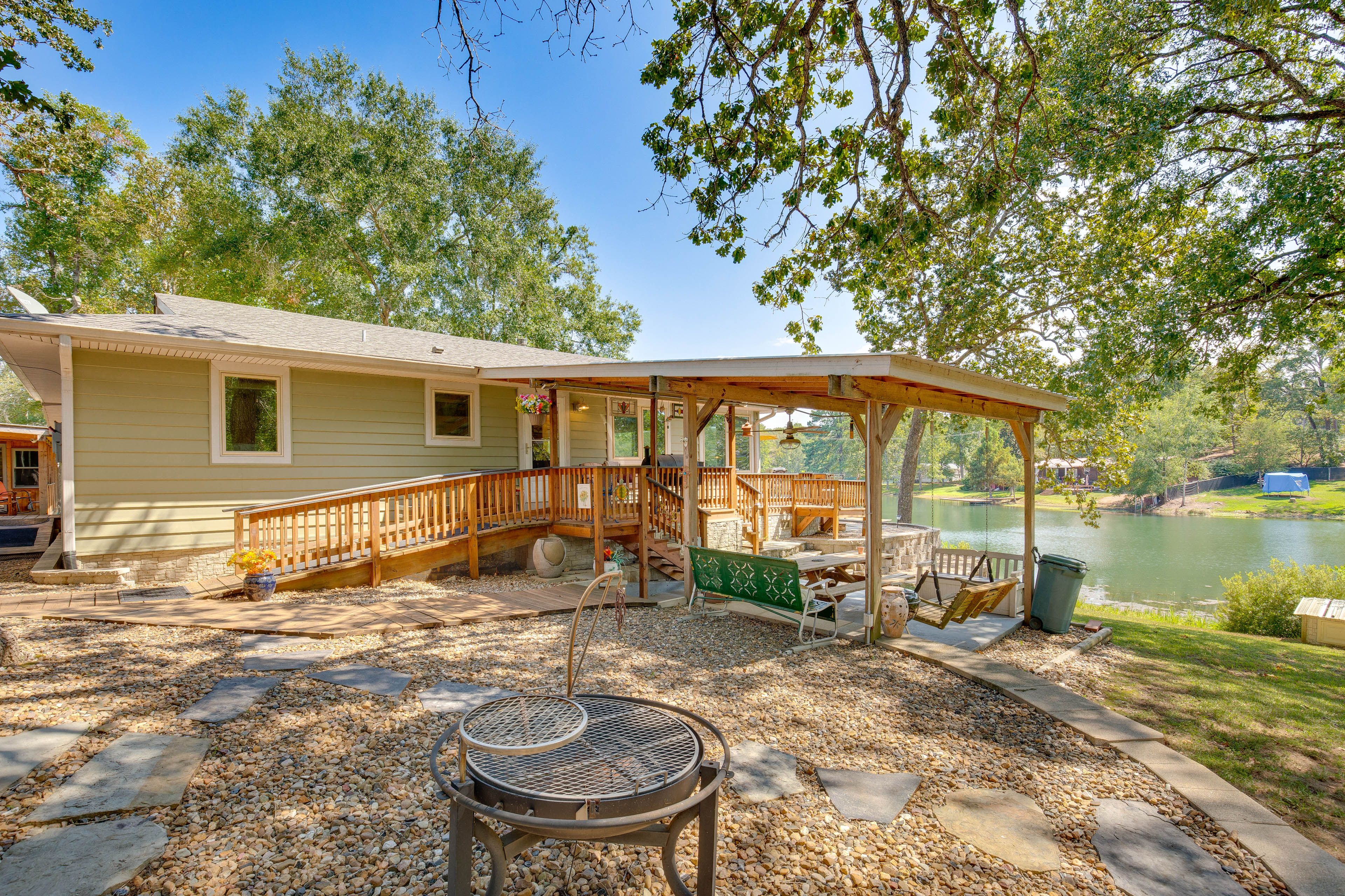 Home Exterior | Kayaks Provided | Direct Lake Access