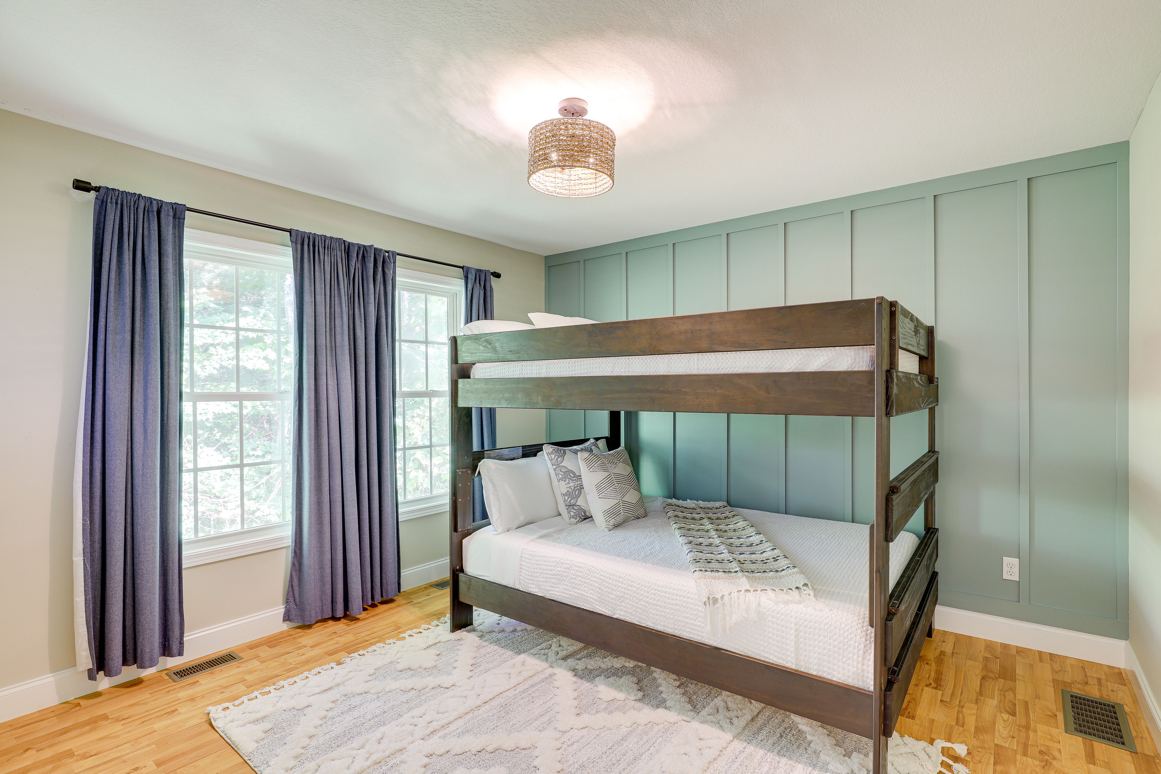 Bedroom 3 | Queen Bunk Bed