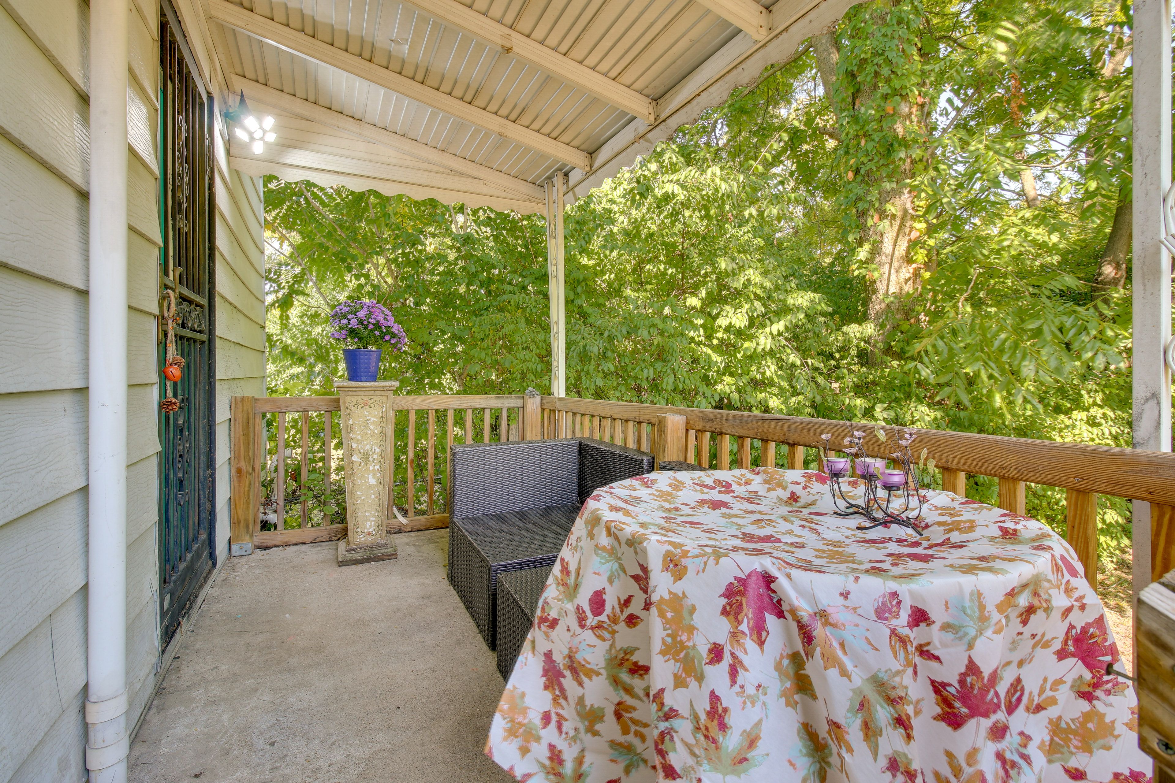 Deck | Dining Area