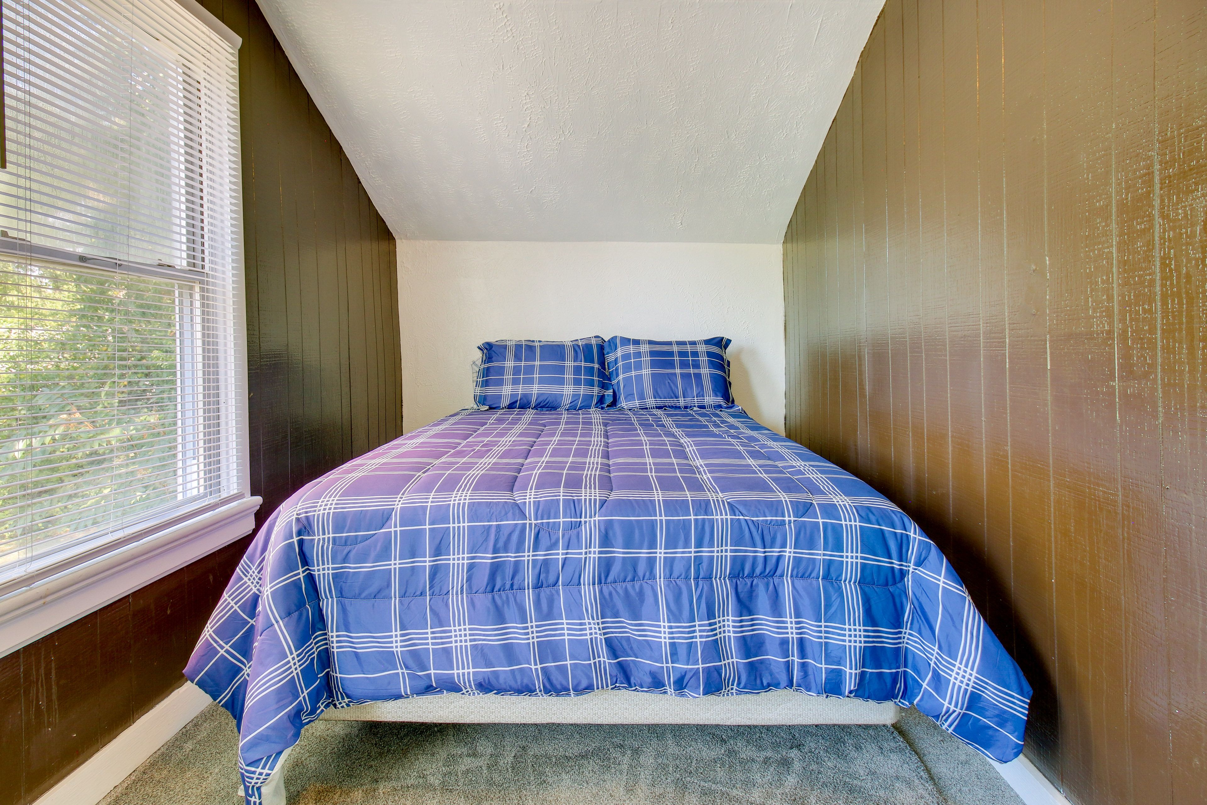 Bedroom 3 | Queen Bed | 2nd Floor