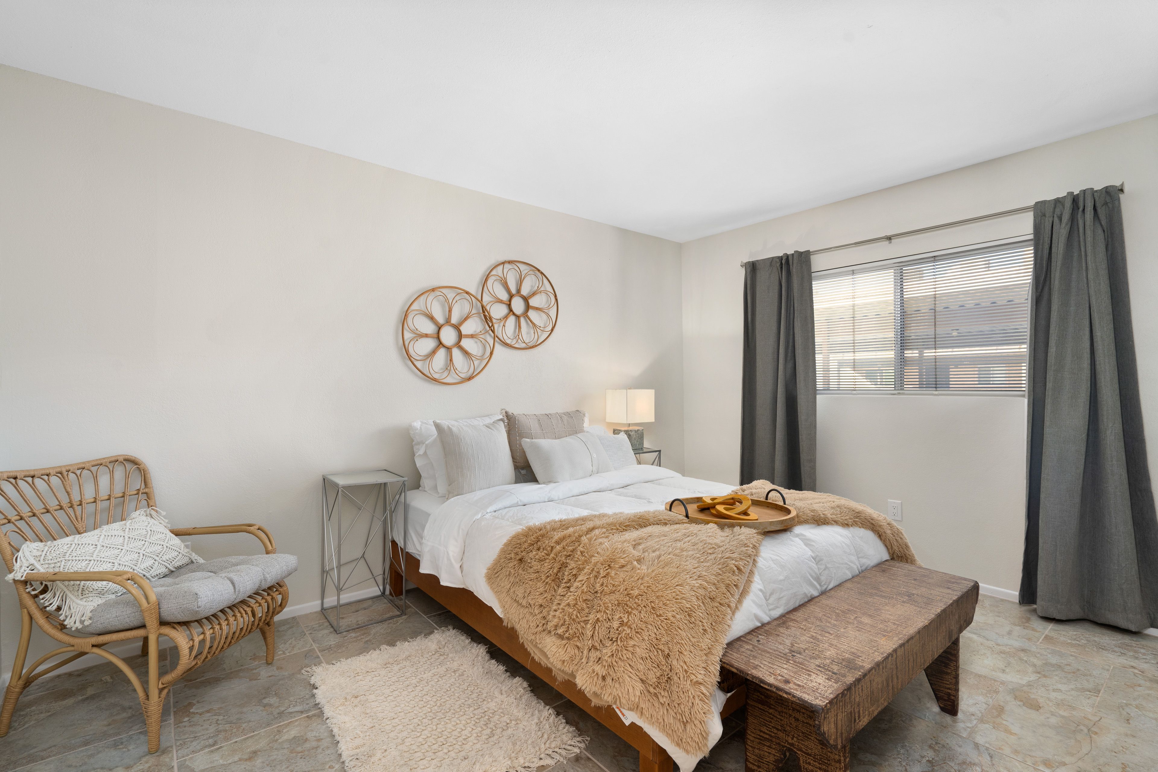 Bedroom | Queen Bed | Flat-Screen TV | Pack 'n Play