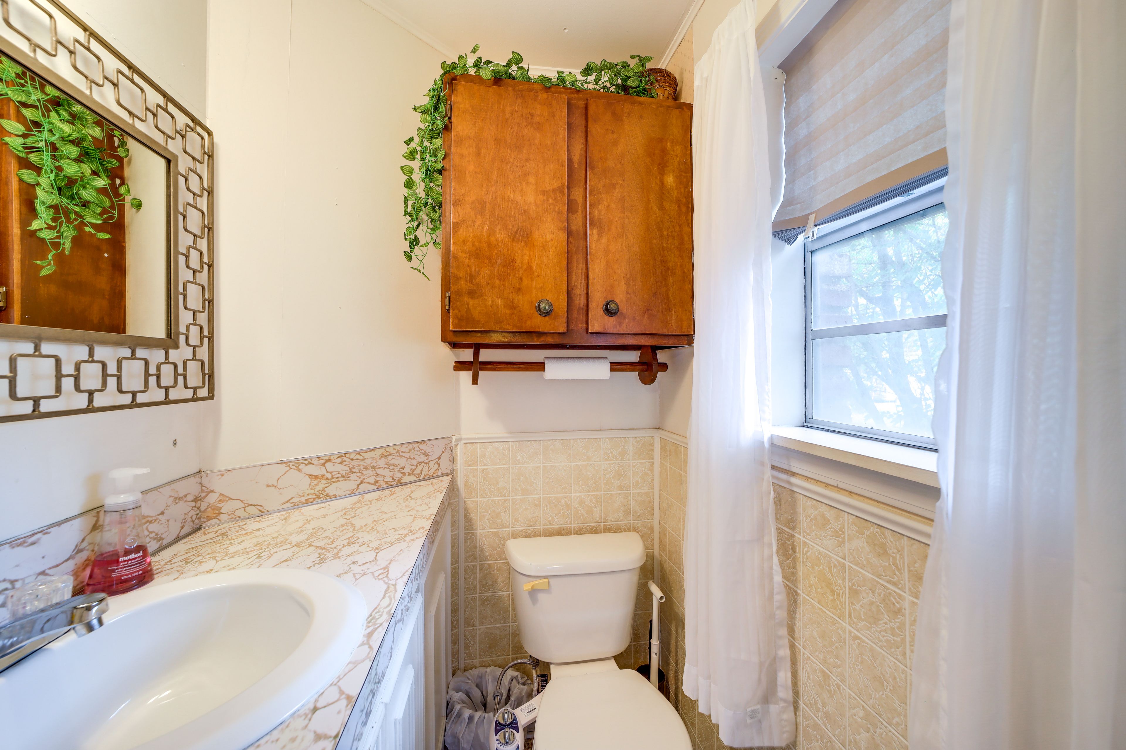 En-Suite Half Bathroom