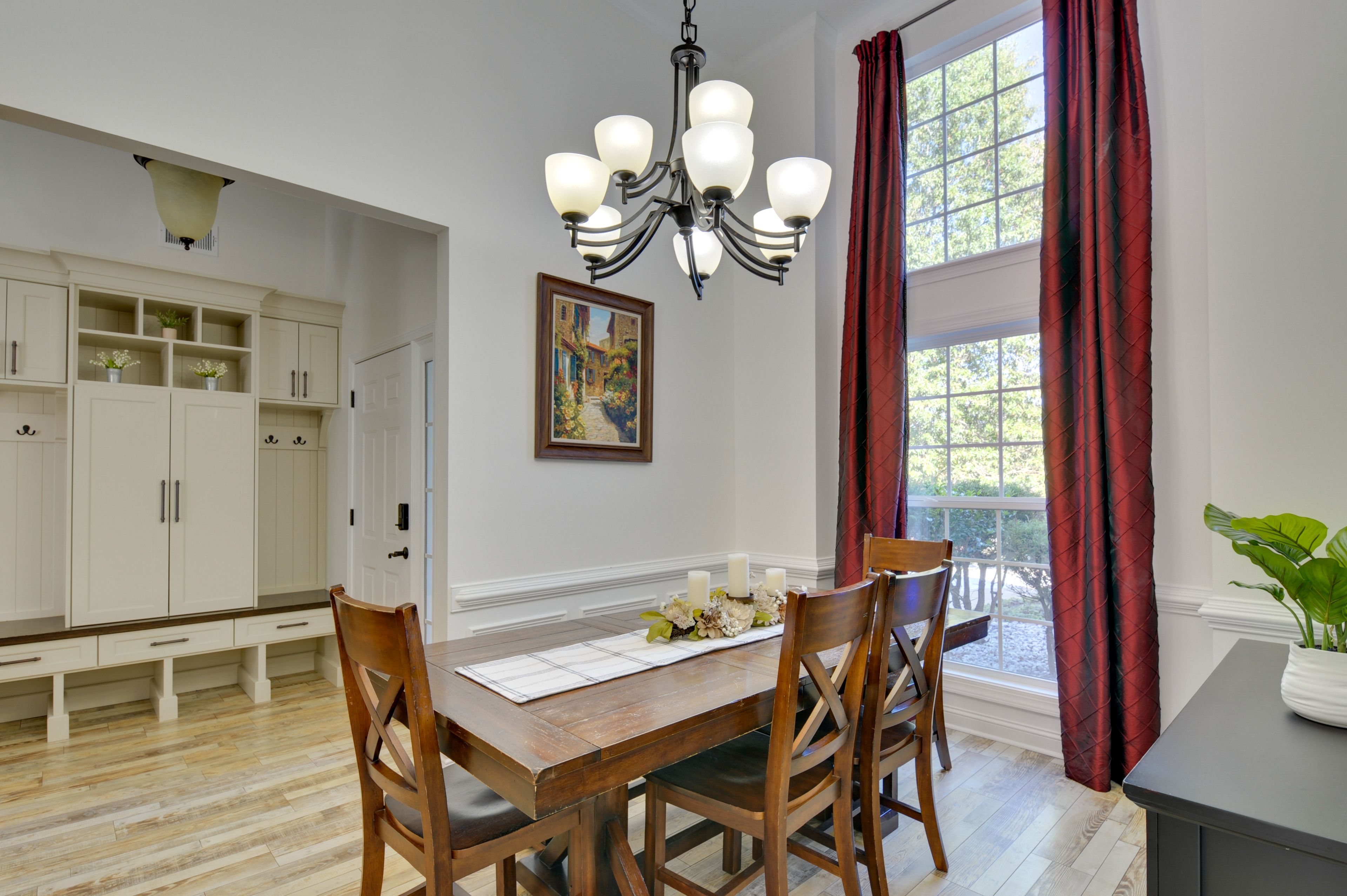 Dining Area | Dishware/Flatware | Trash Bags/Paper Towels