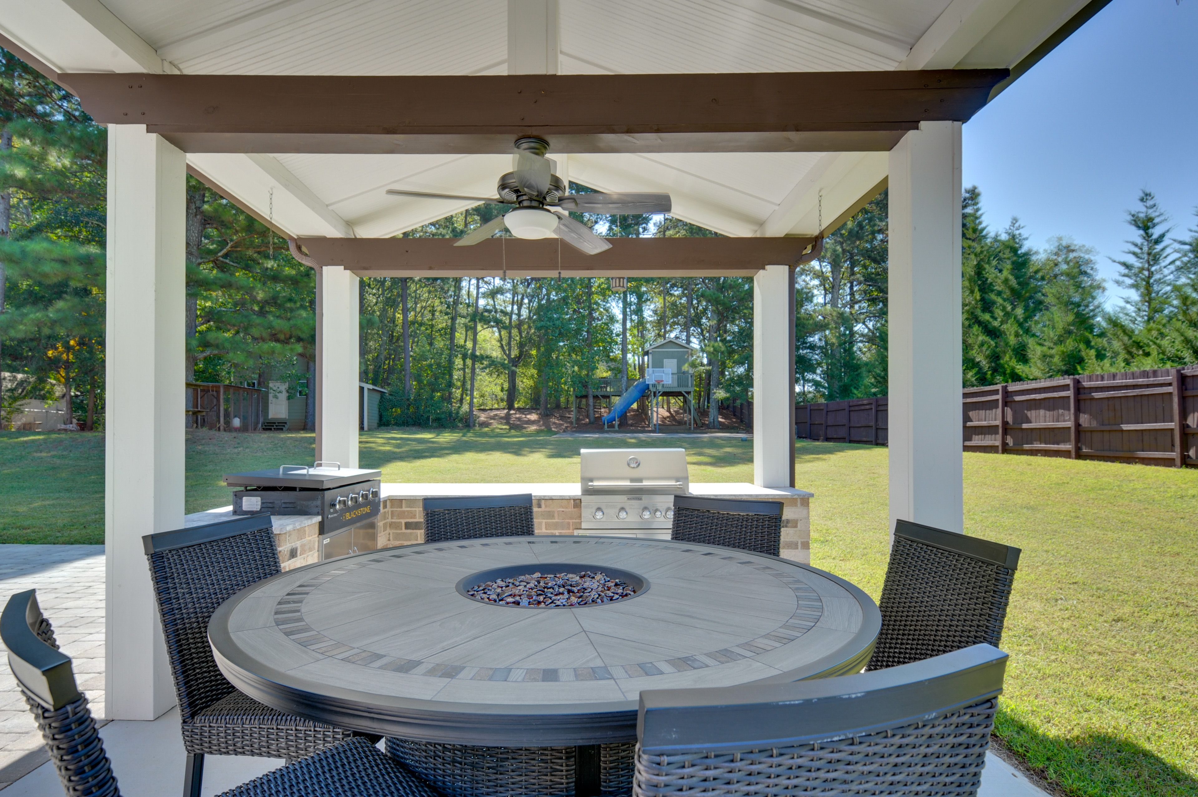 Patio | Outdoor Kitchen | Gas Grill | Fire Table | Hot Tub
