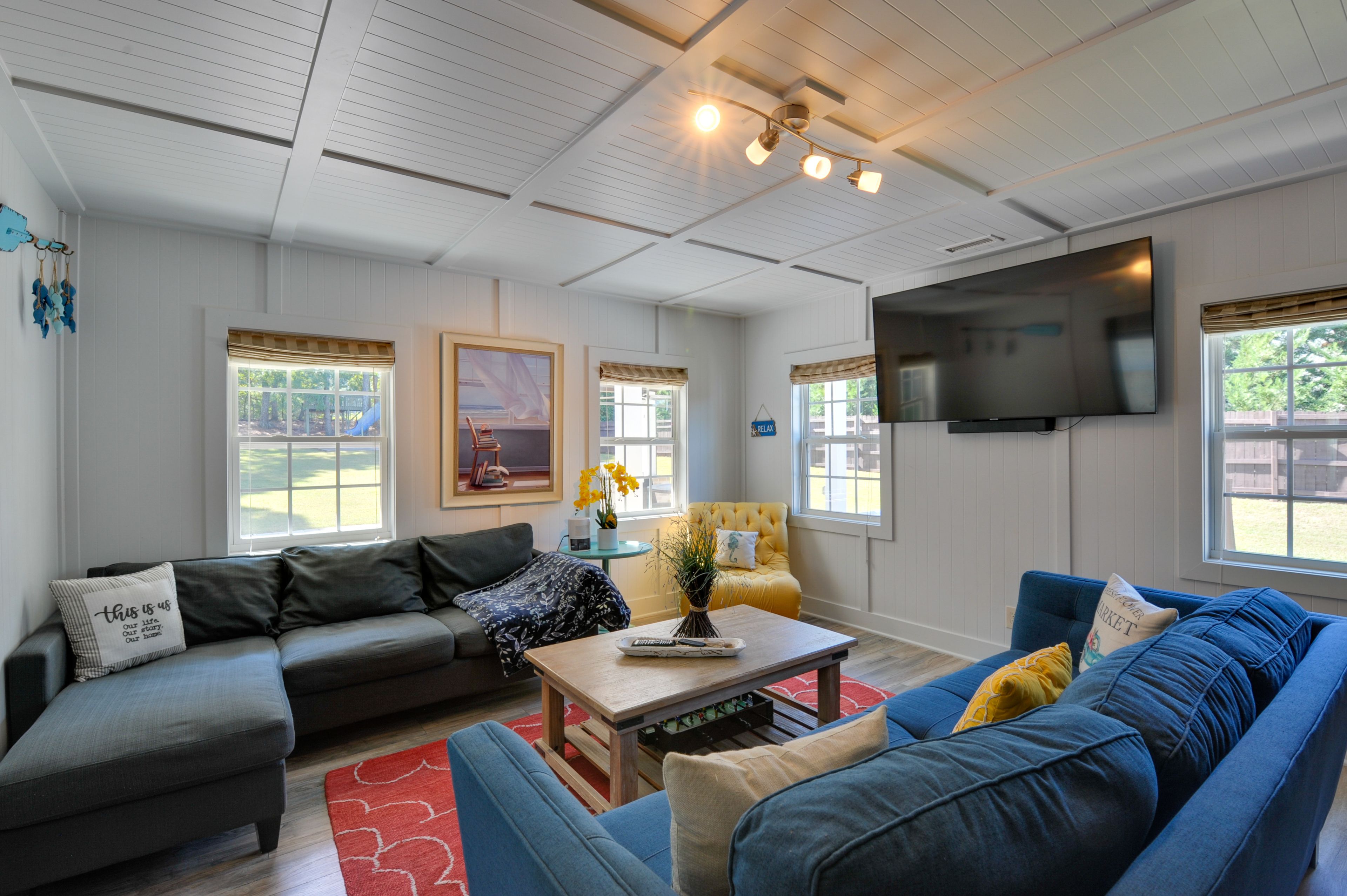 Family Room | Full Sleeper Sofa | 1st Floor | Smart TV | Board Games