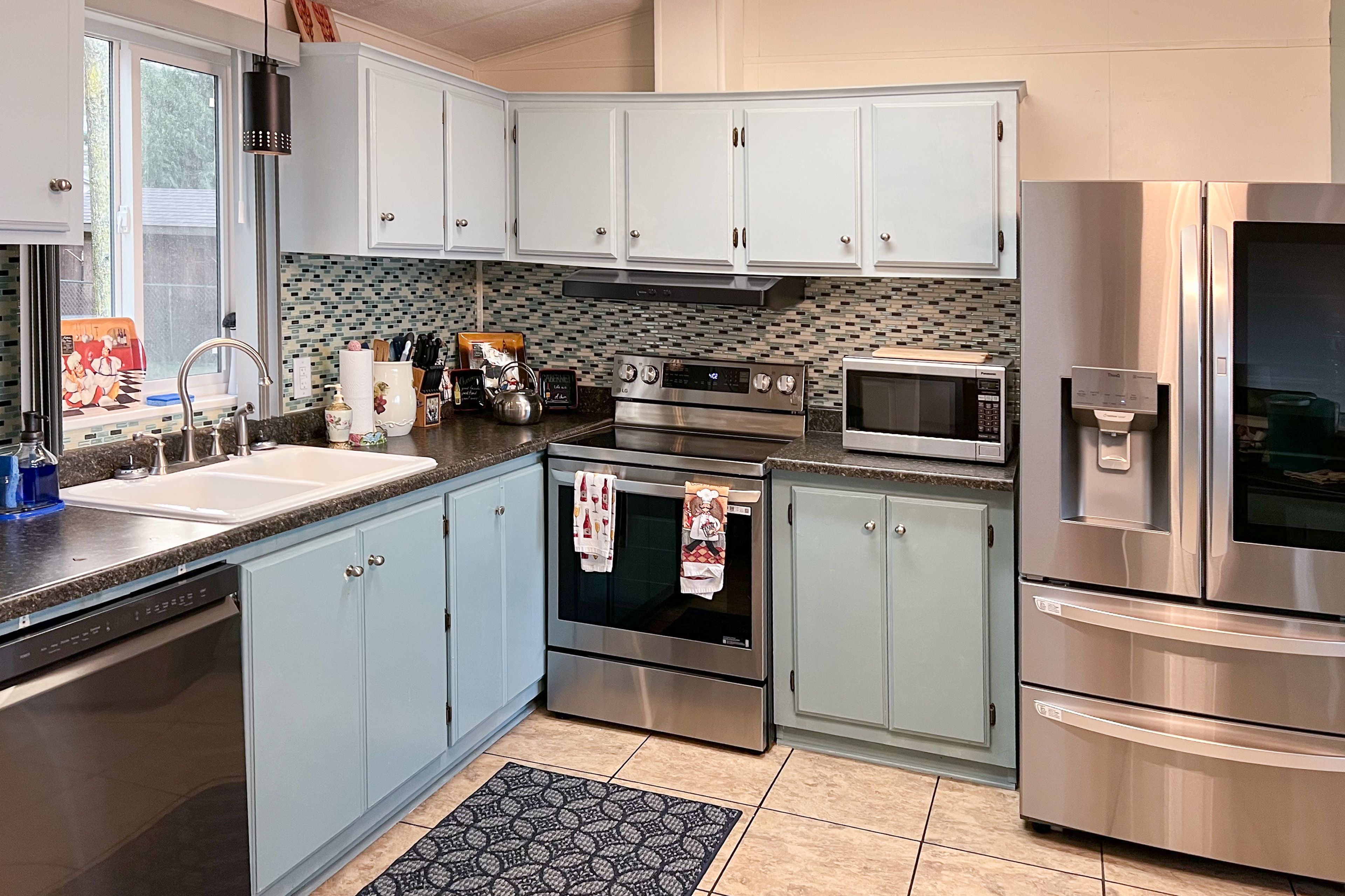 Kitchen | Bar Seating | Spices