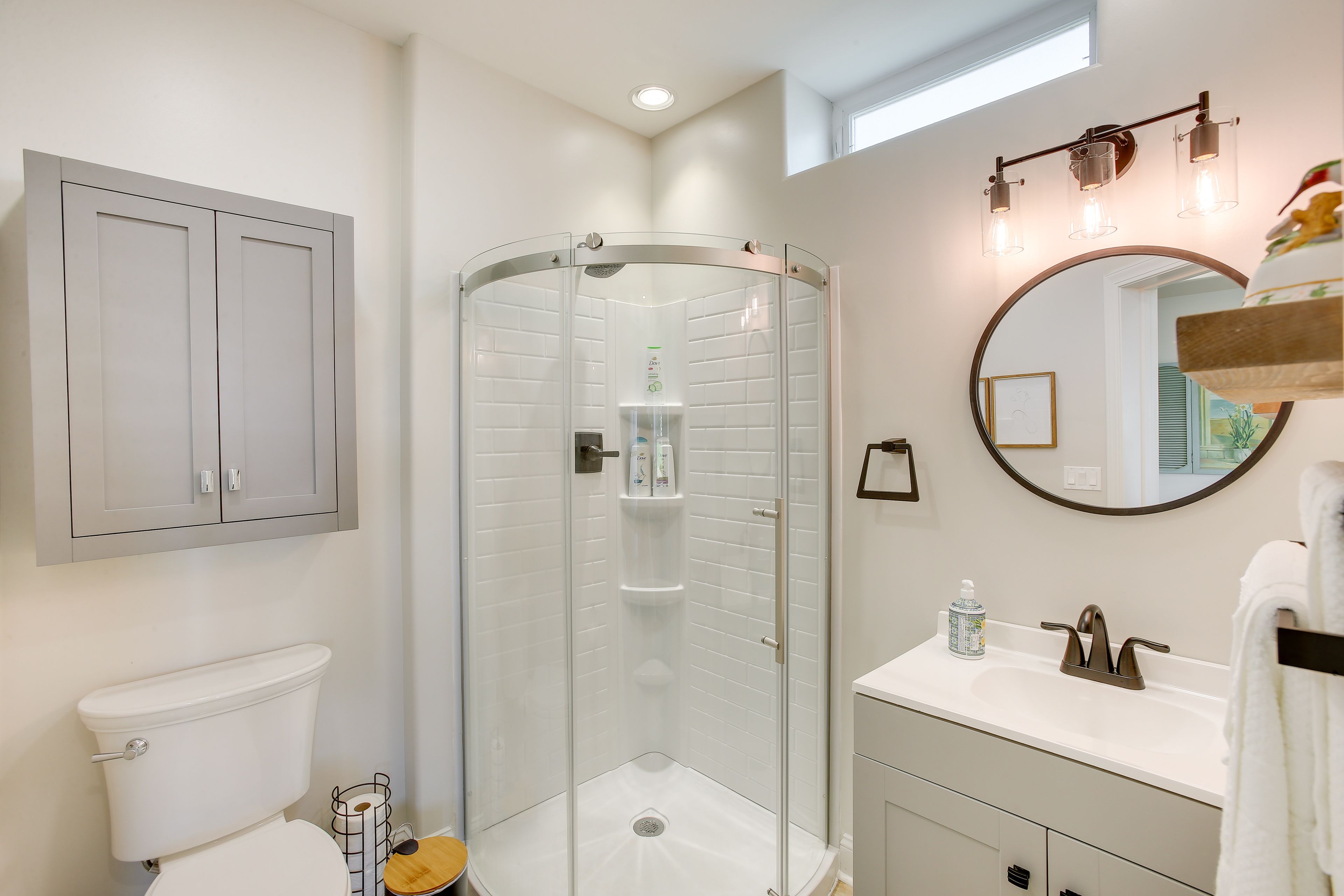 Full Bathroom | Complimentary Toiletries