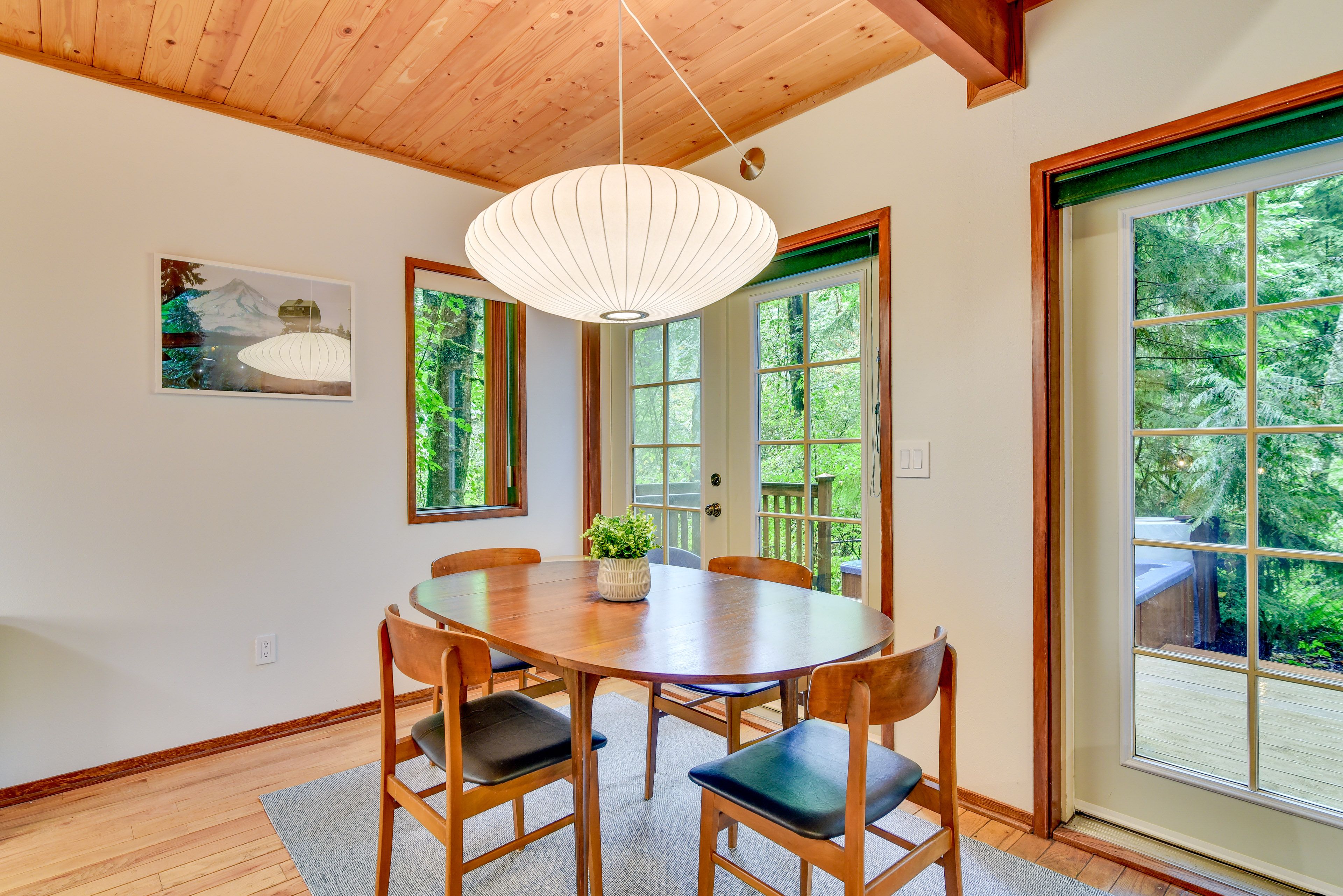 Dining Room | 1st Floor | Fully Equipped Kitchen