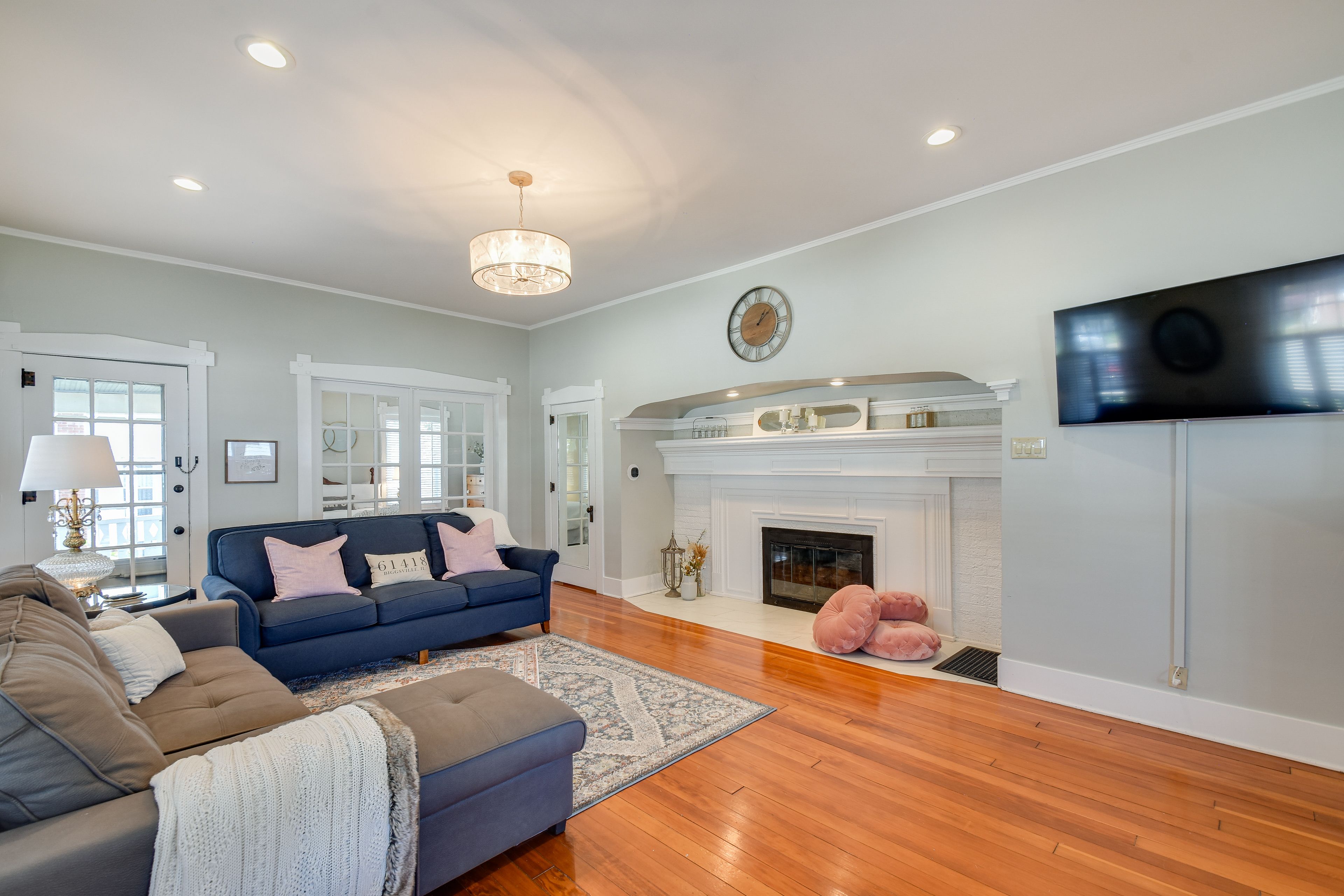Biggsville Vacation Rental | 2BR | 1BA | Stairs Required | 1,603 Sq Ft