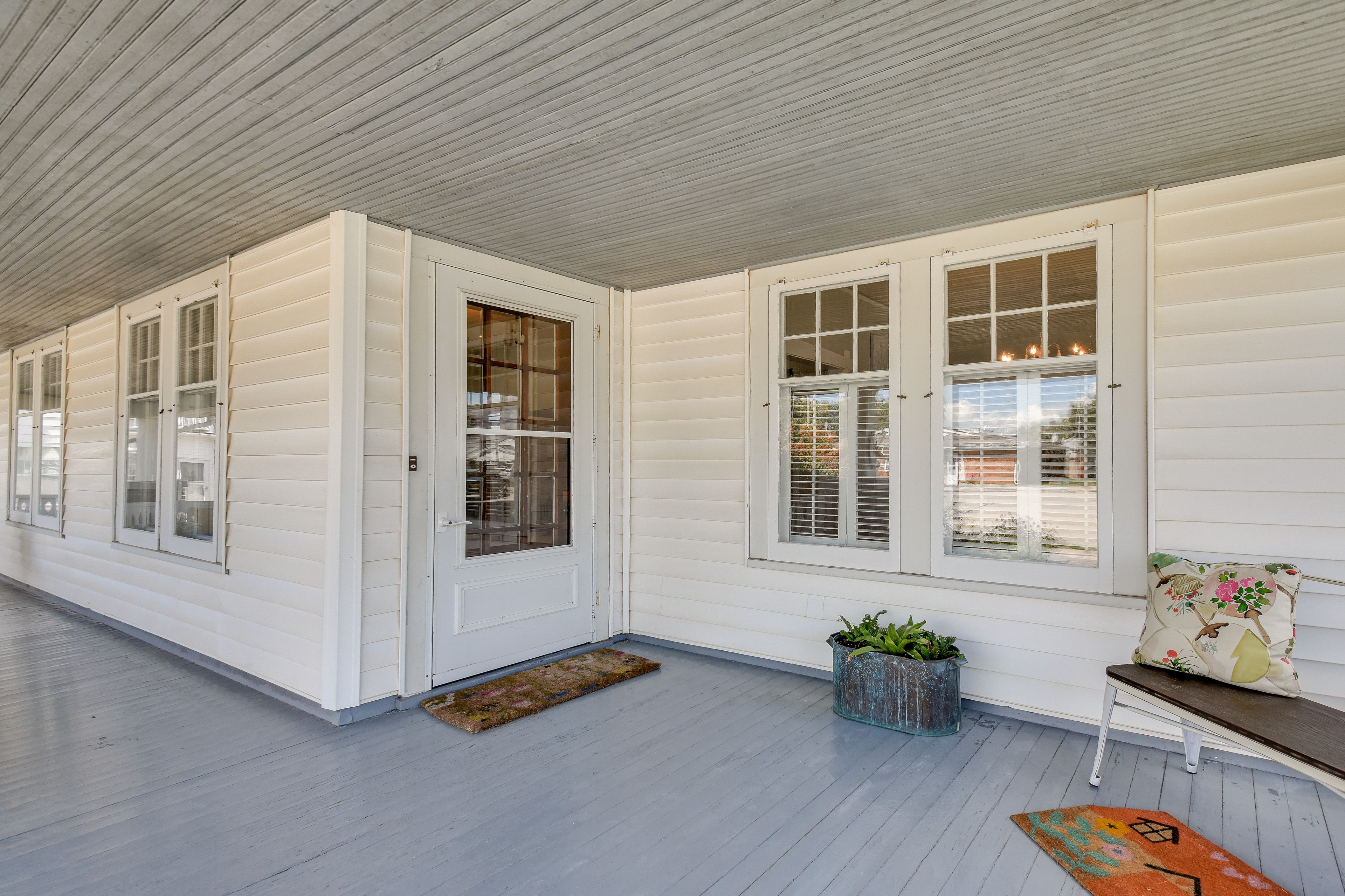 House Exterior | Covered Porch