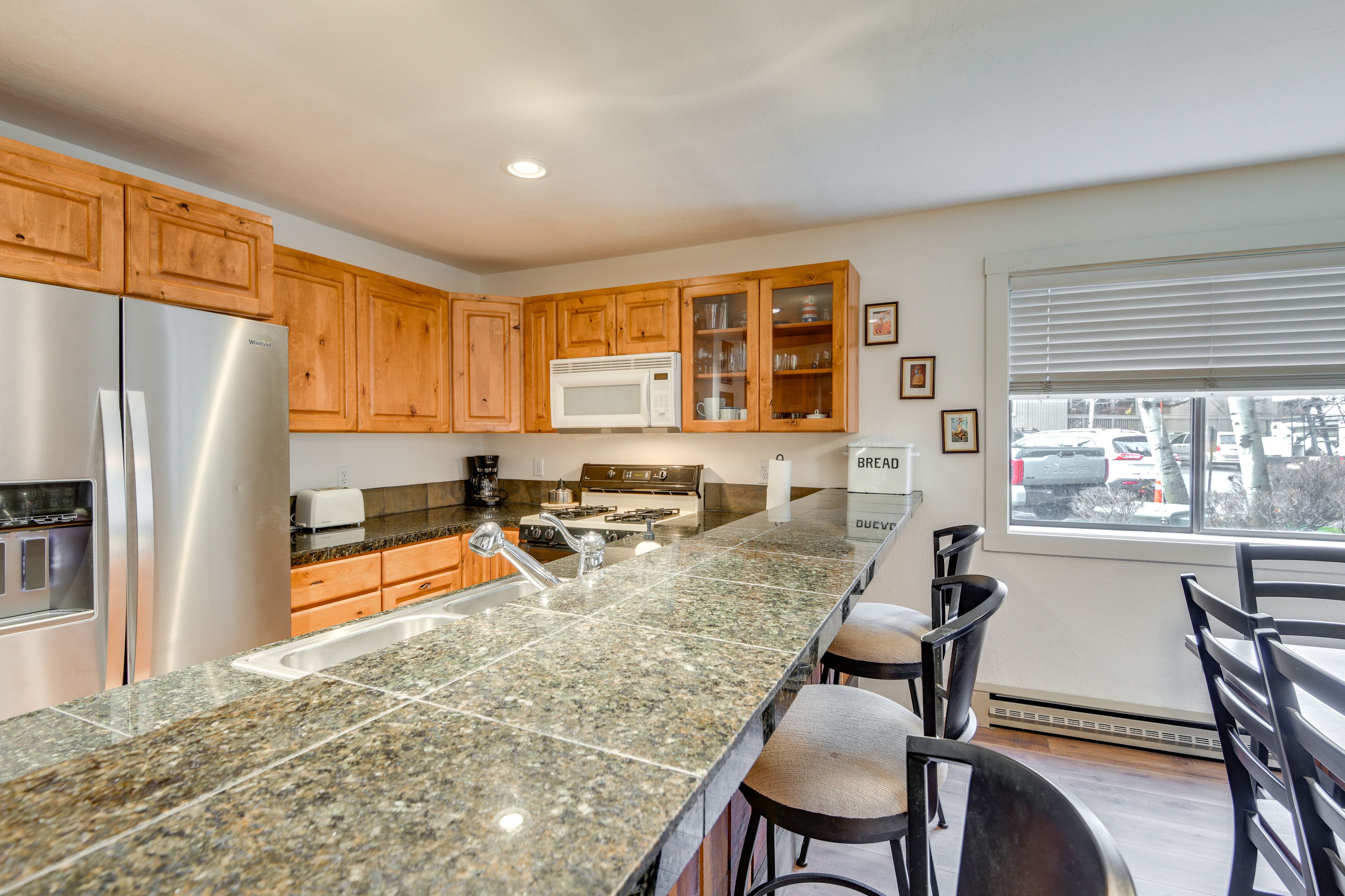 Kitchen | Coffee Maker | Toaster | Cooking Basics | Dishware & Flatware Provided