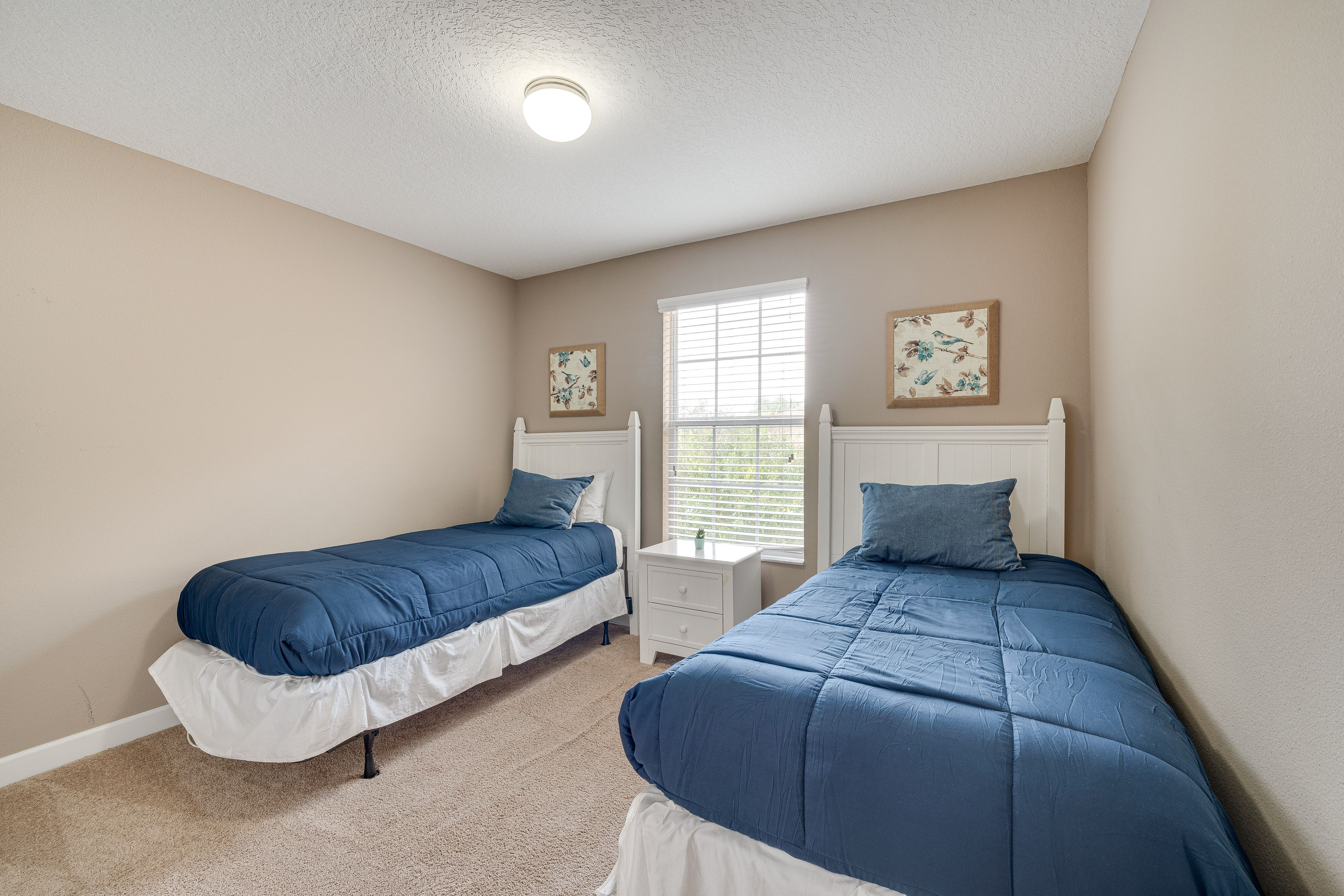 Bedroom 6 | 2 Twin Beds