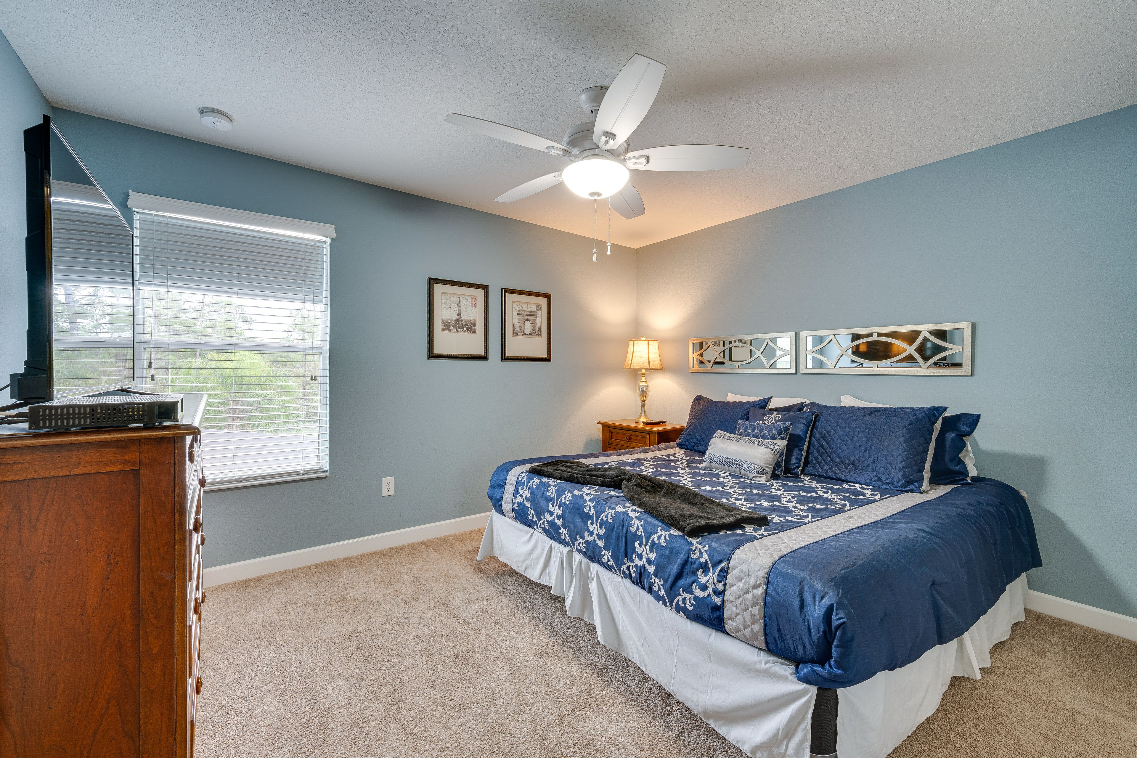 Bedroom 2 | King Bed | Smart TV