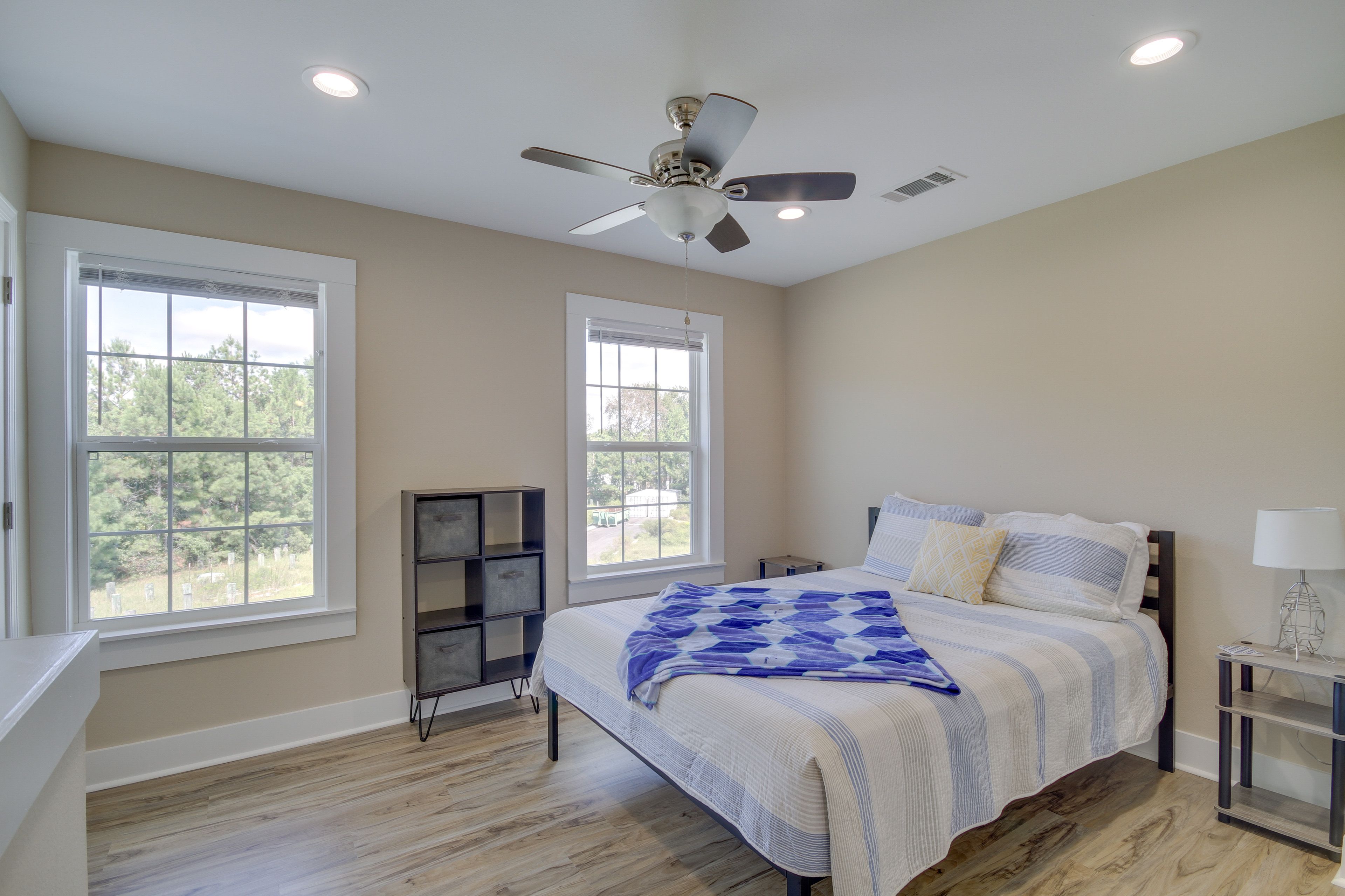 Bedroom 2 | Queen Bed