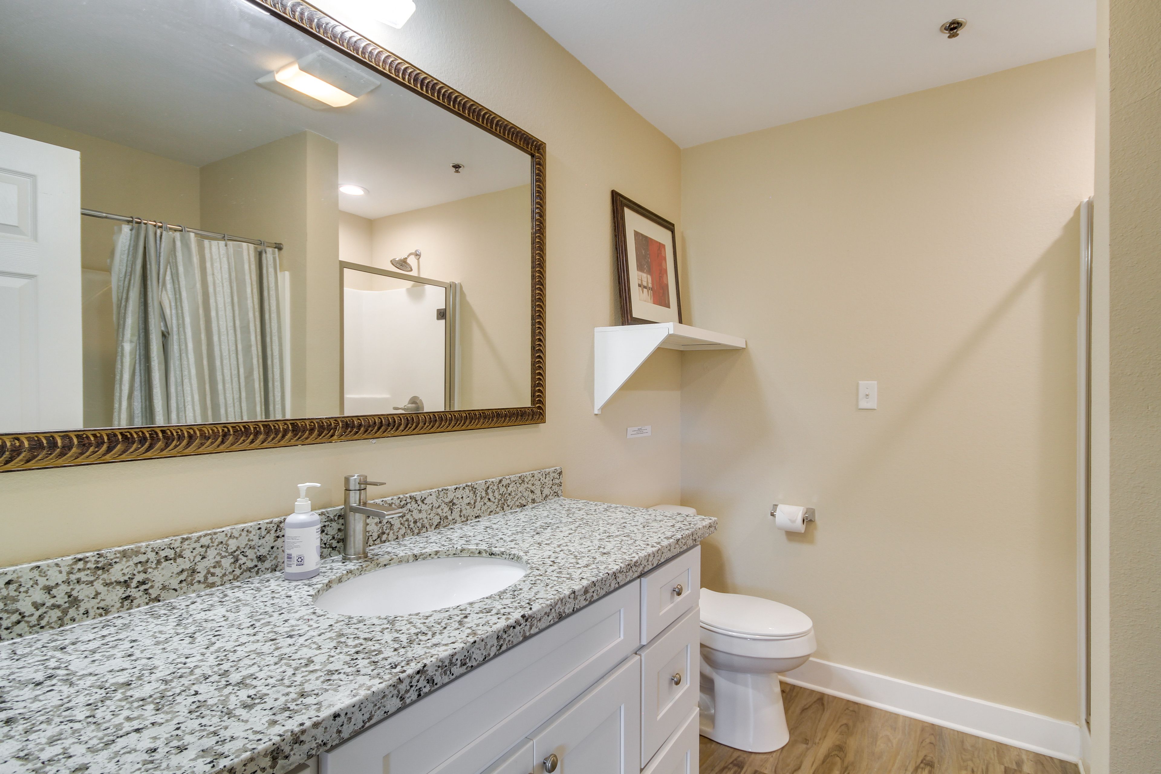 Full Bathroom | Hair Dryer