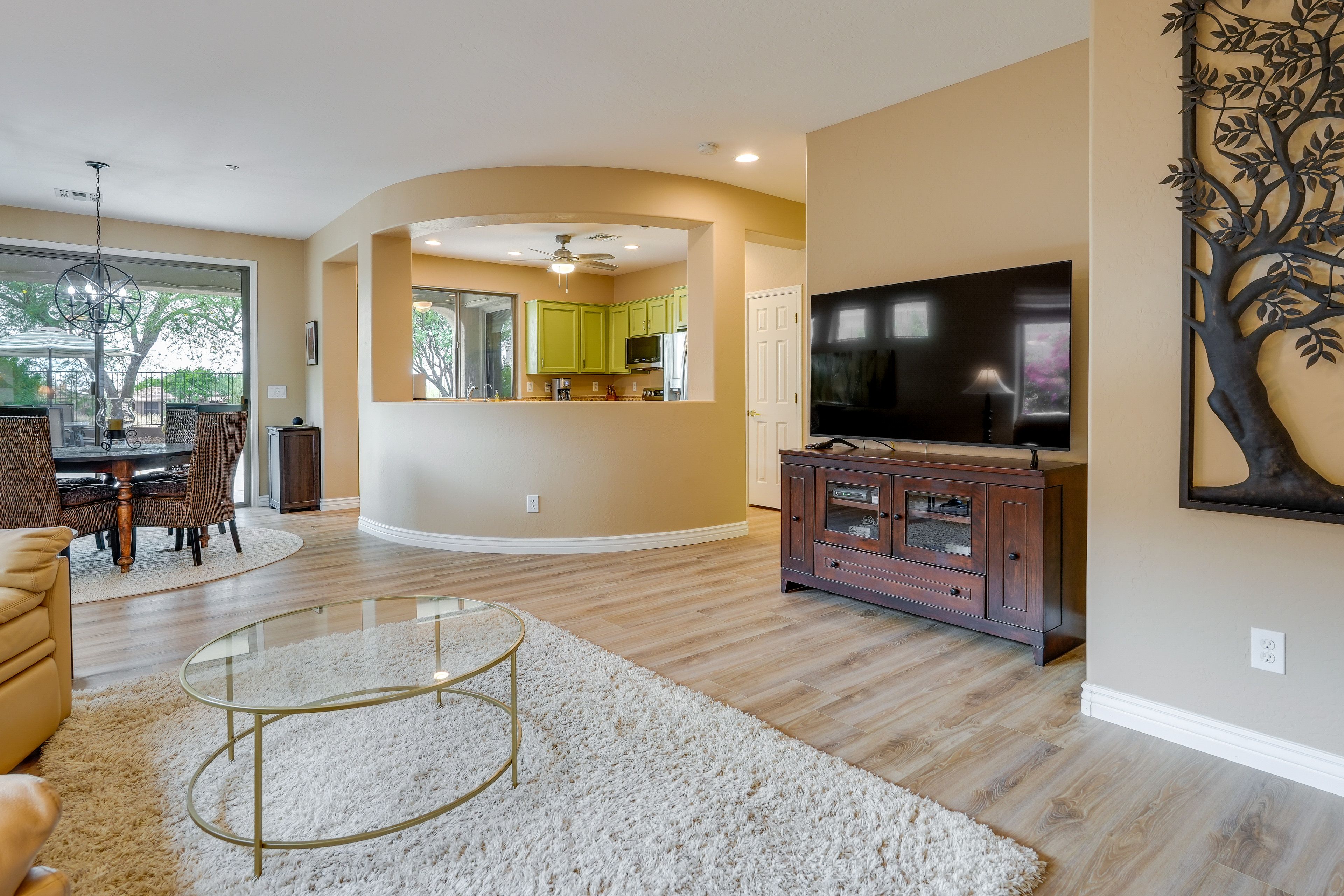 Living Room | Smart TV