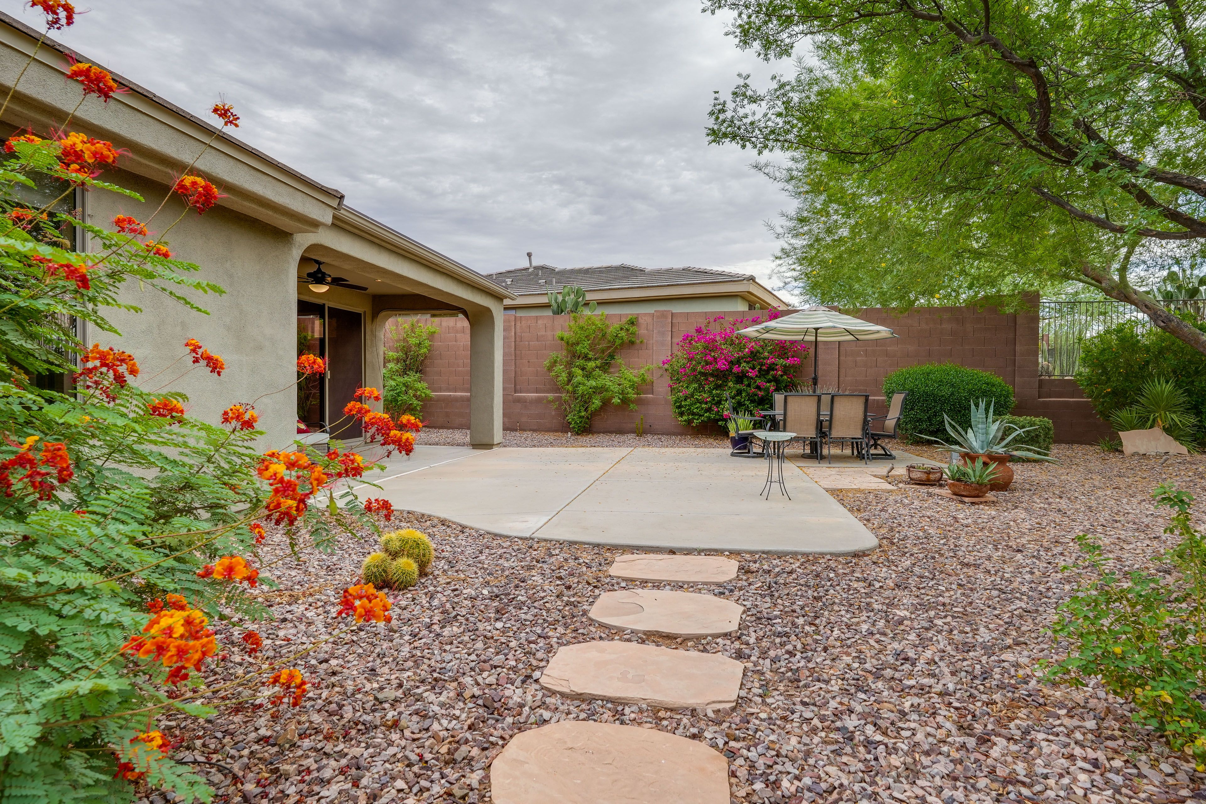 Patio | Outdoor Dining