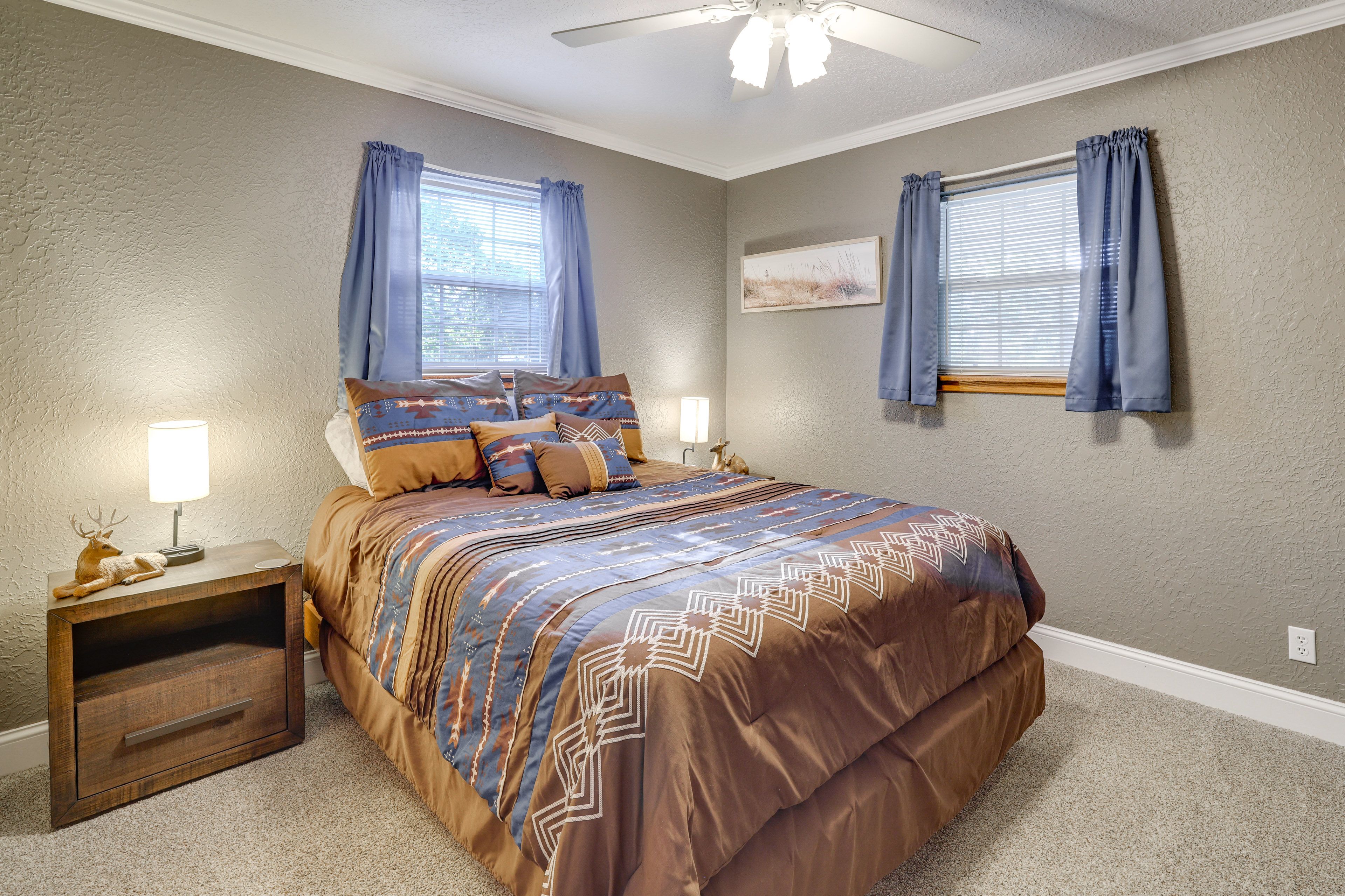 Bedroom 2 | Queen Bed | Smart TV