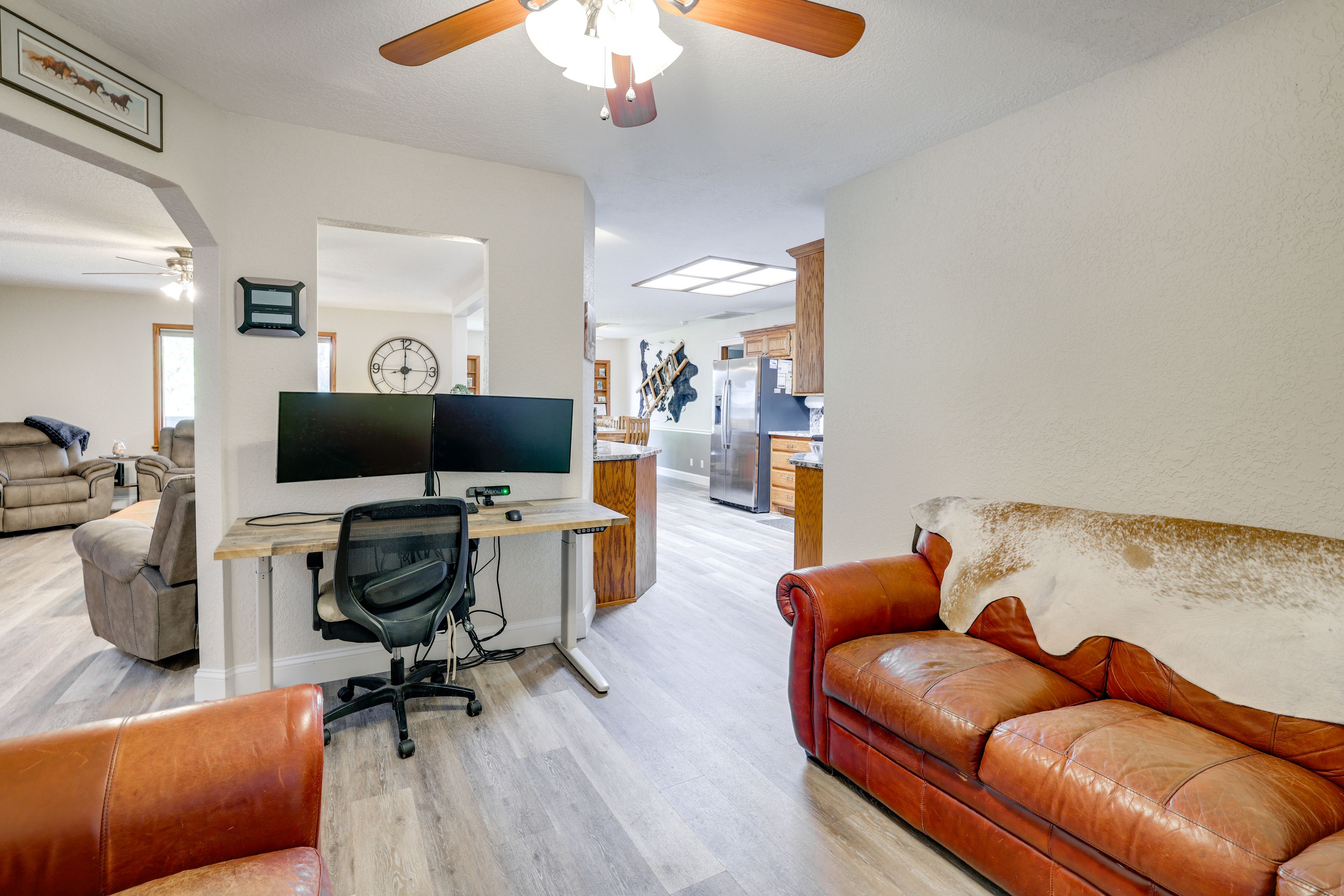 Office | Queen Sleeper Sofa | Desk