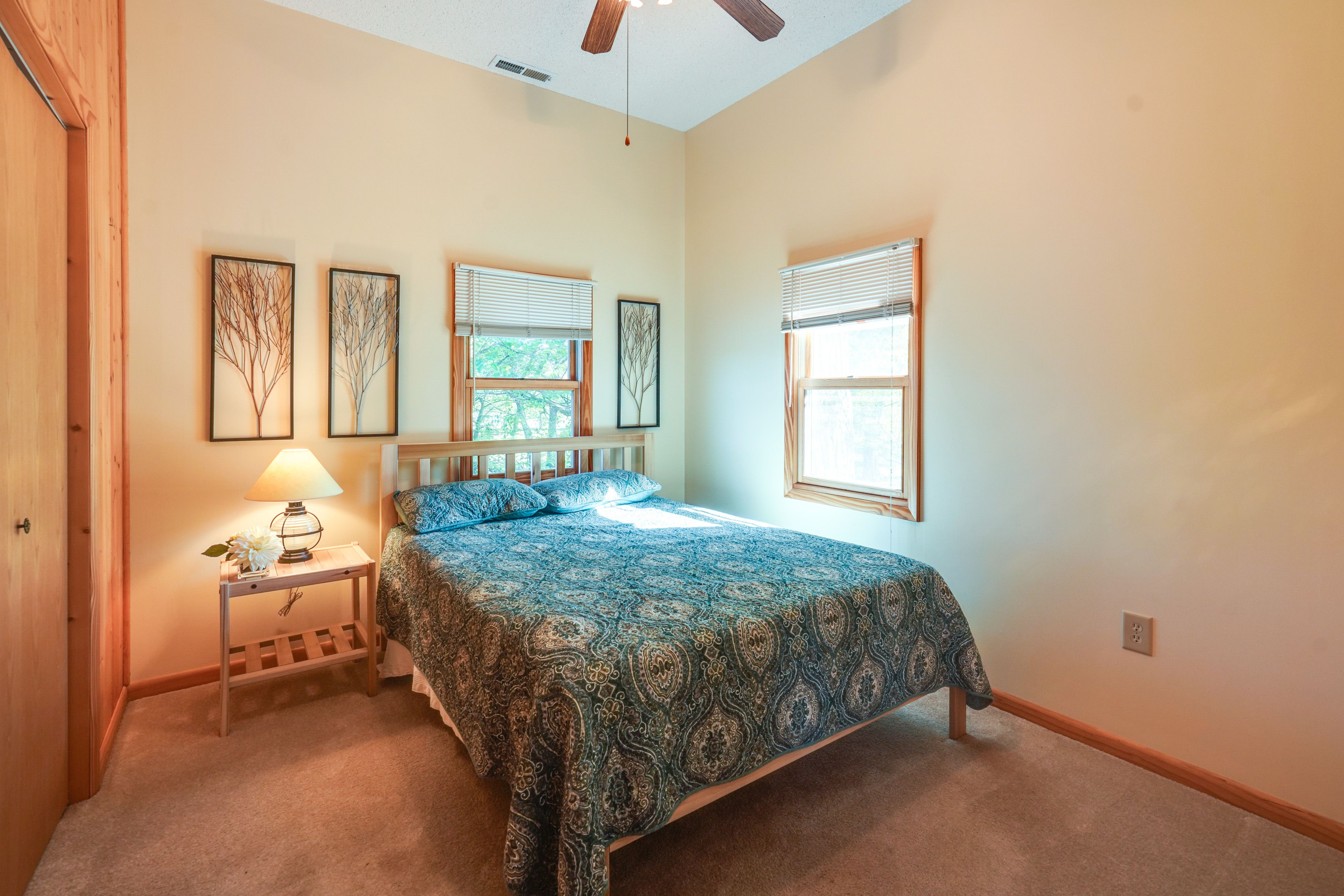 Bedroom 2 | Queen Bed