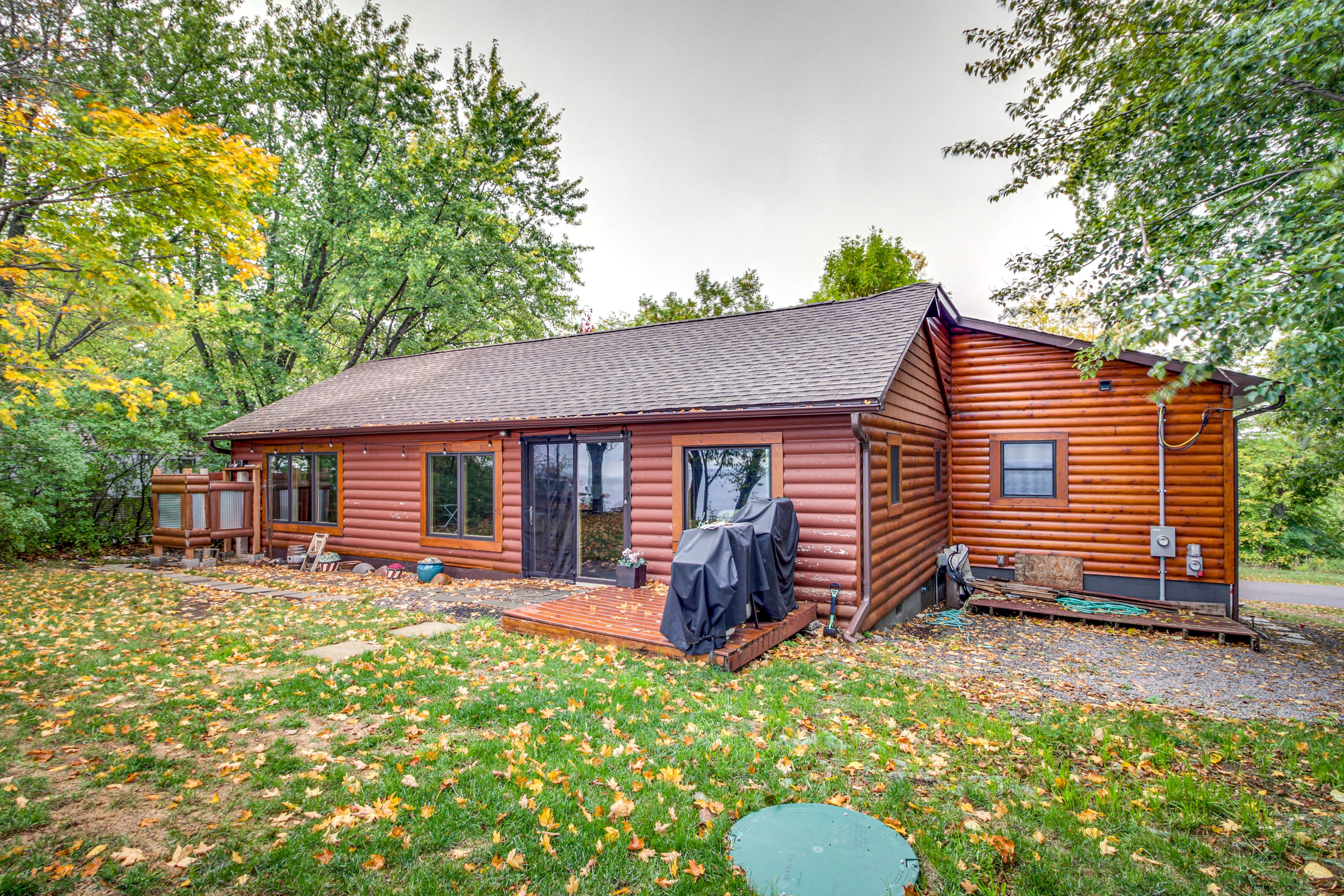 Backyard | Outdoor Shower | Gas Grill | Fire Pit