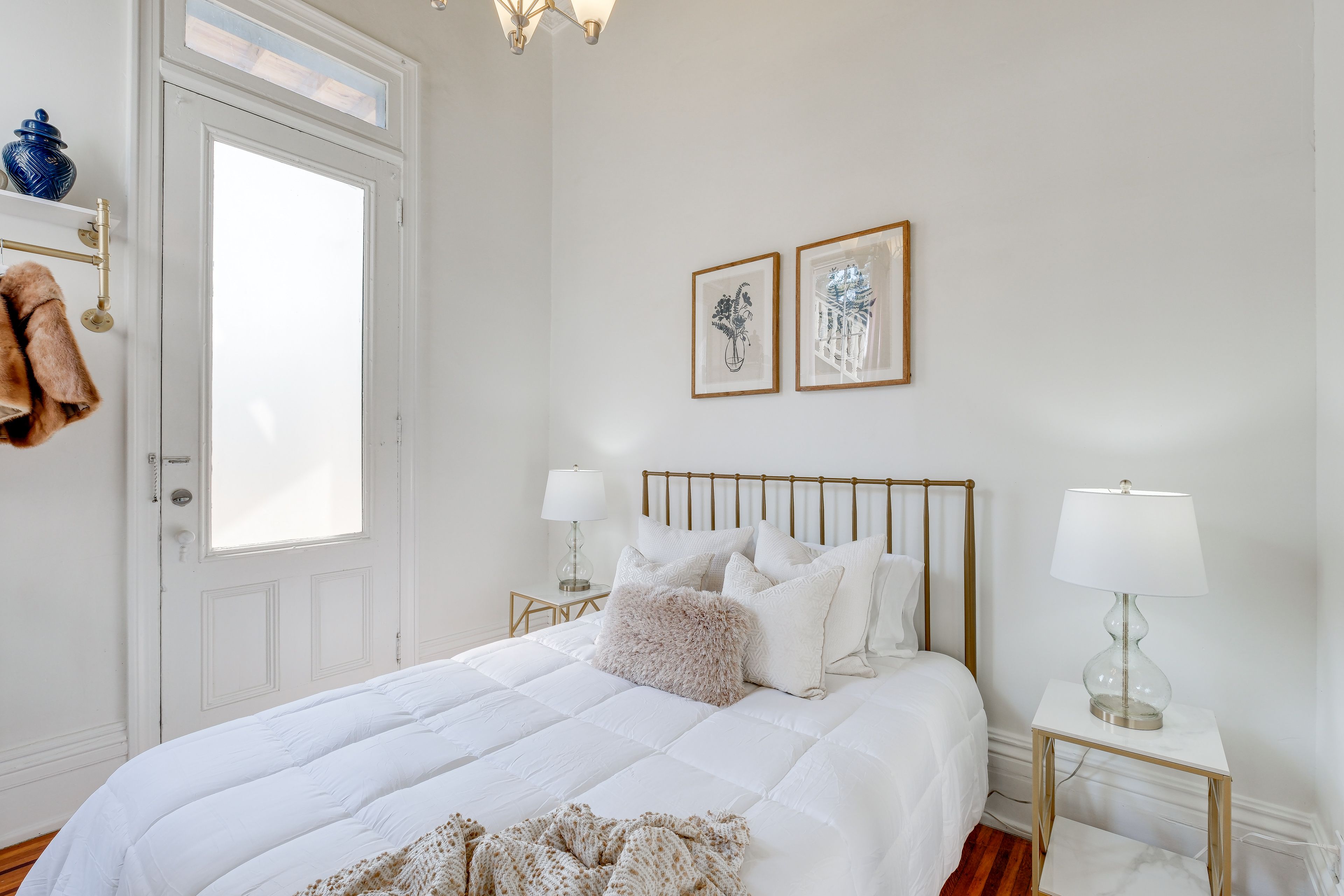 Bedroom | Queen Bed