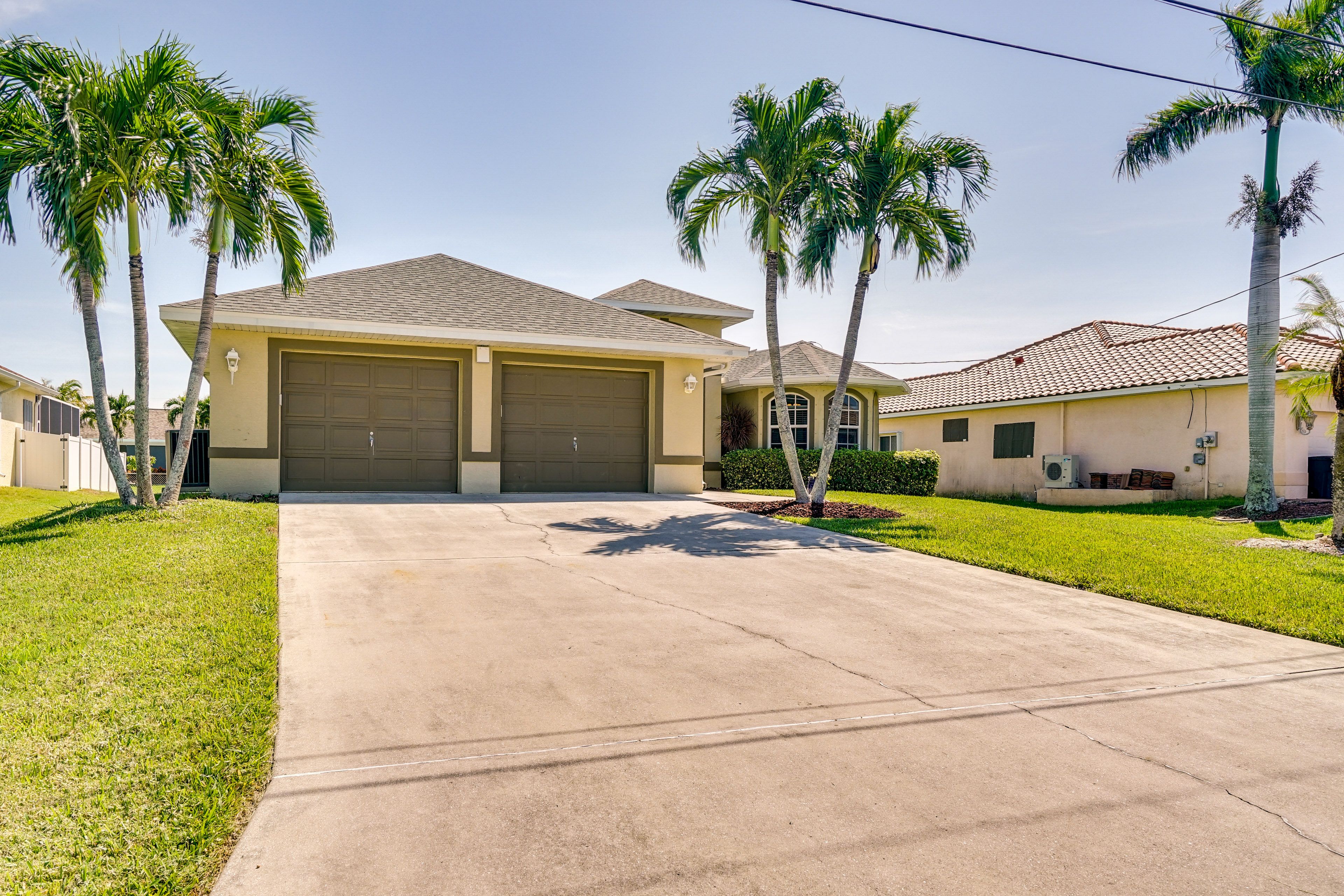 Parking | Garage (1 Vehicle) | Driveway (1 Vehicle)