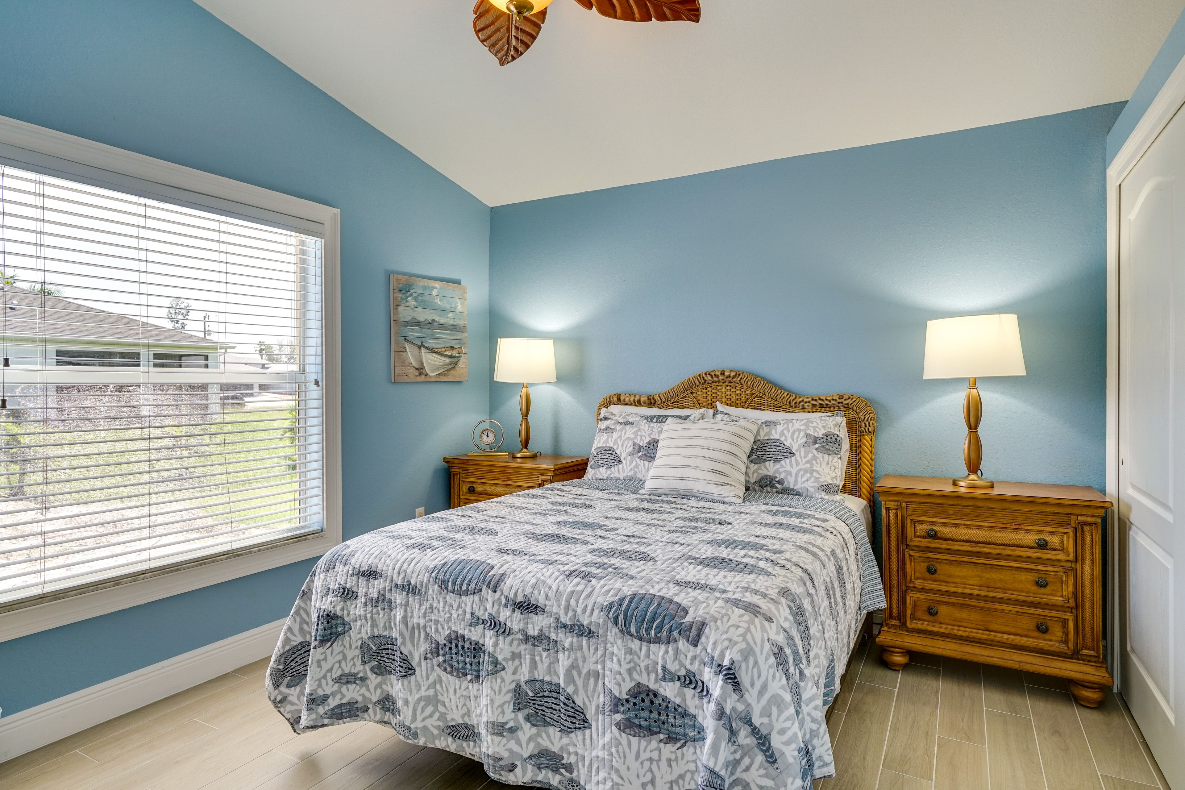 Bedroom 3 | Queen Bed