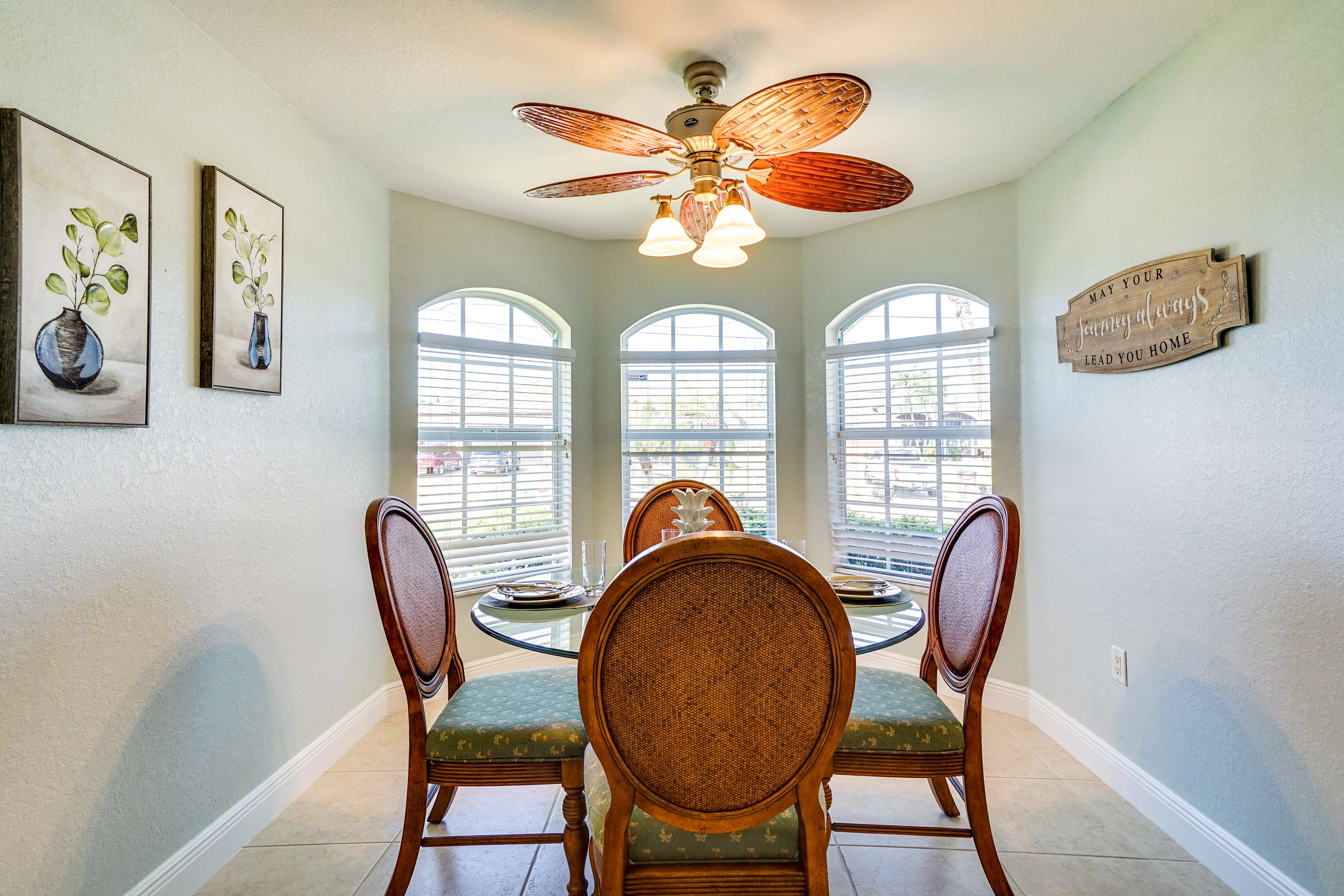 Dining Table | Dishware & Flatware