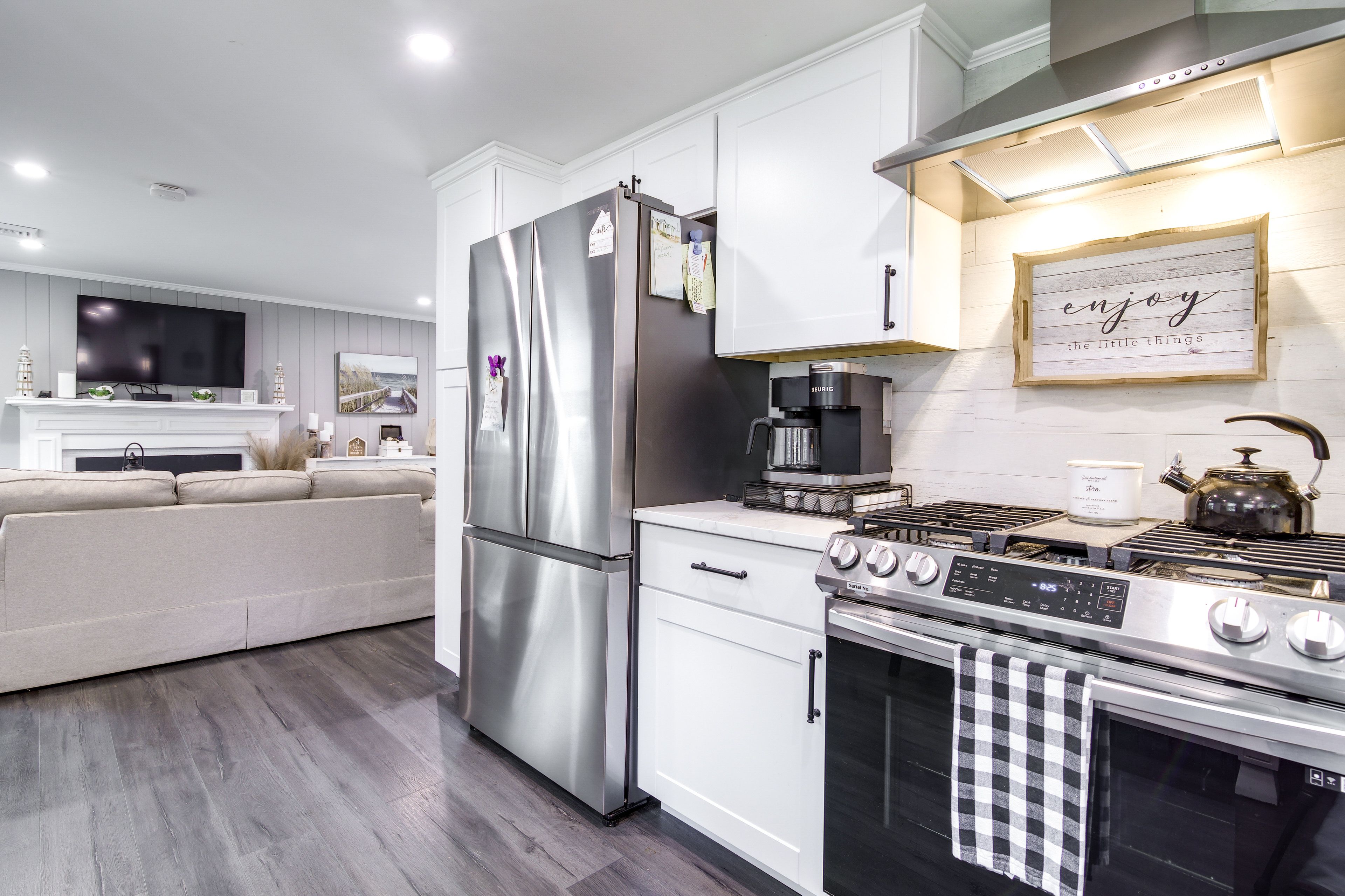 Kitchen | Cooking Basics | Coffee Maker | Paper Towels/Trash Bags Provided