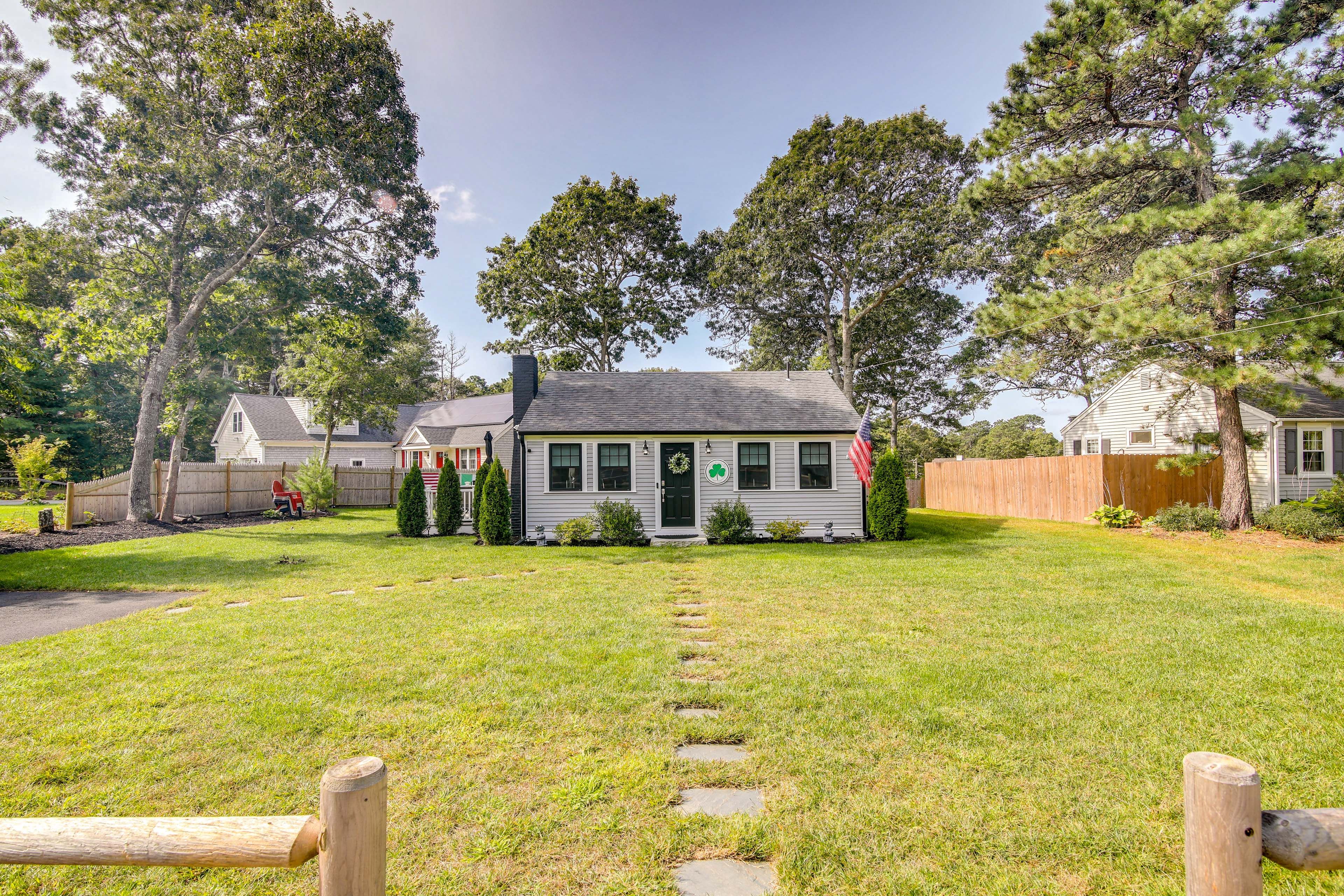 Exterior | Driveway (4 Vehicles)