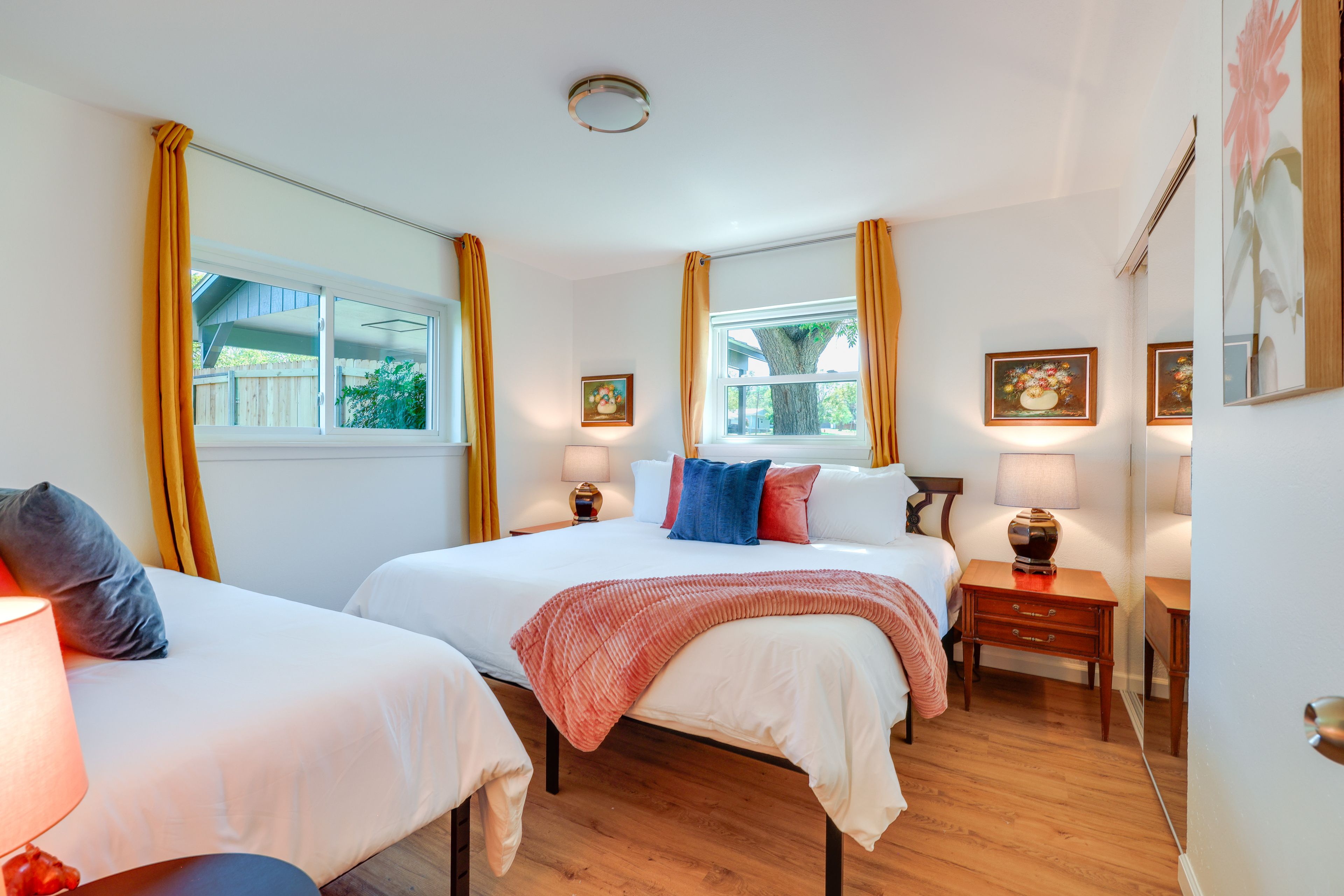 Bedroom 3 | King Bed | Twin Bed