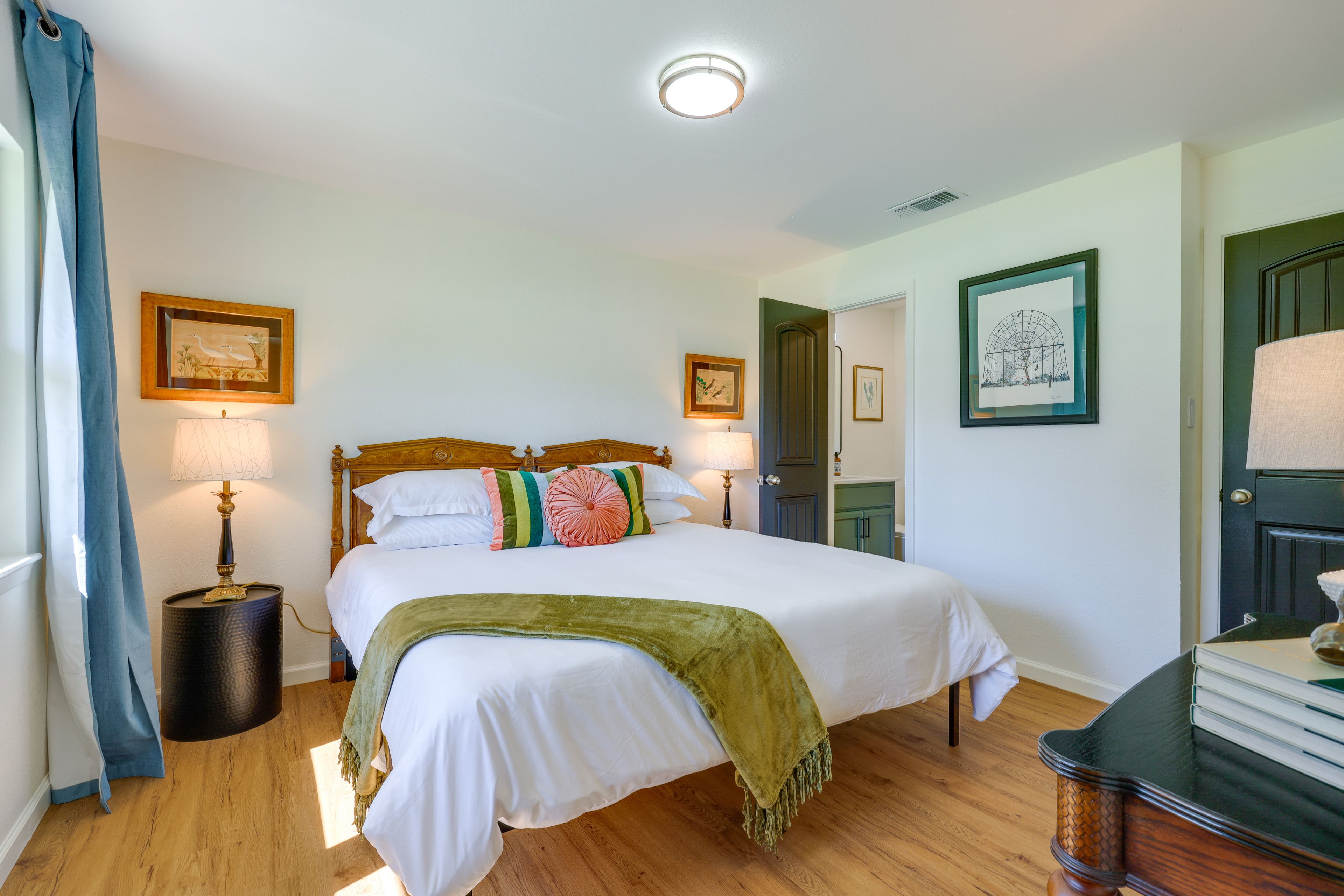 Bedroom 2 | King Bed