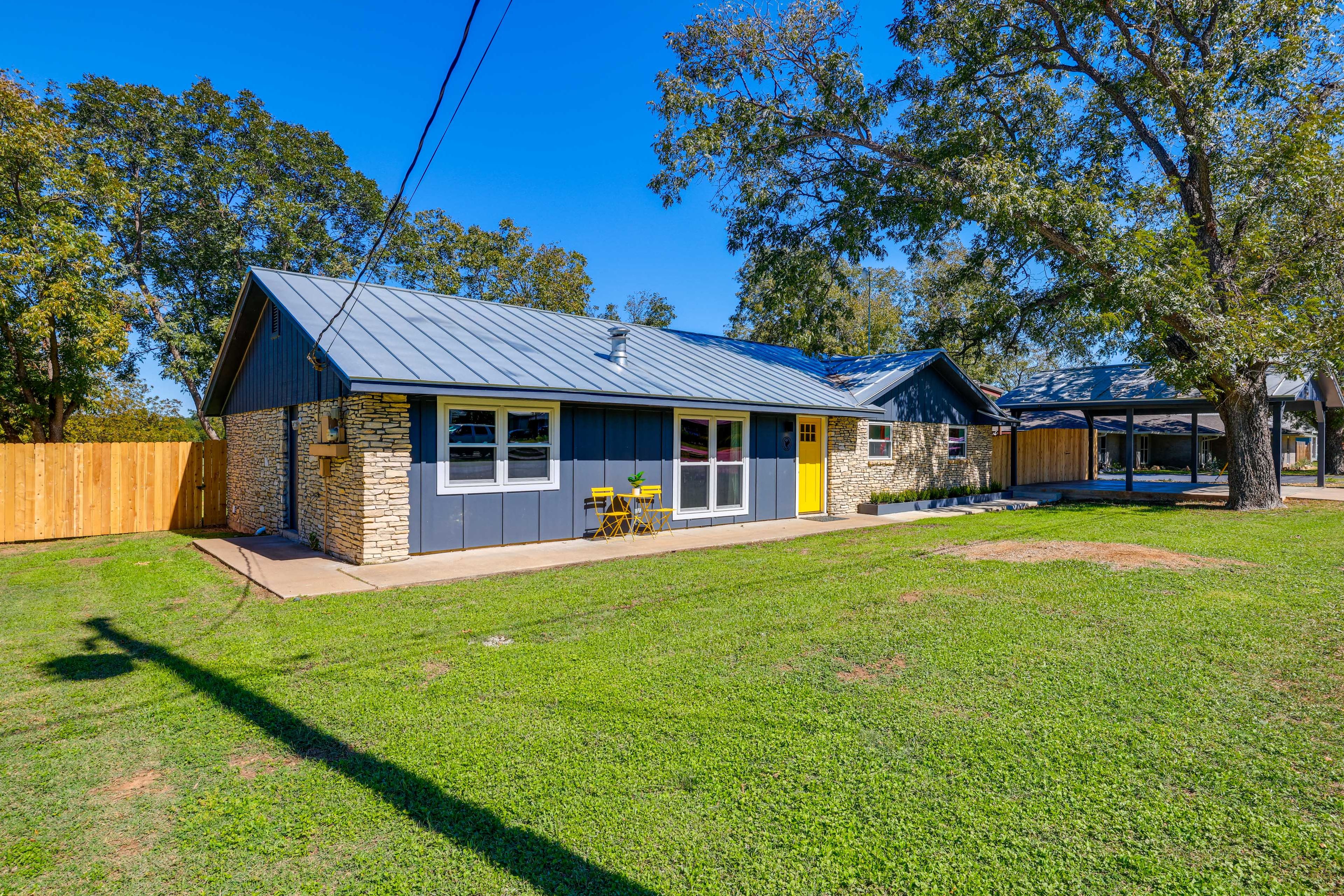 Front Yard | Single-Story Home