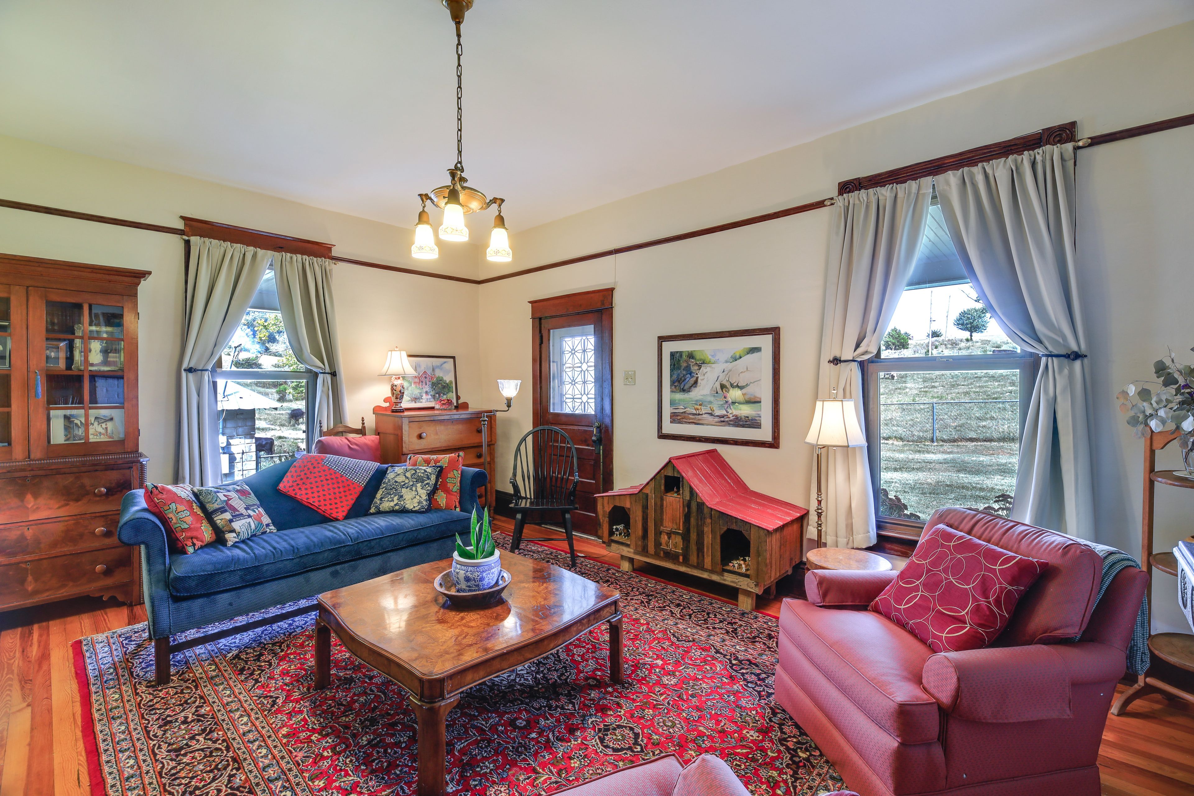 Living Room | Smart TV | Books