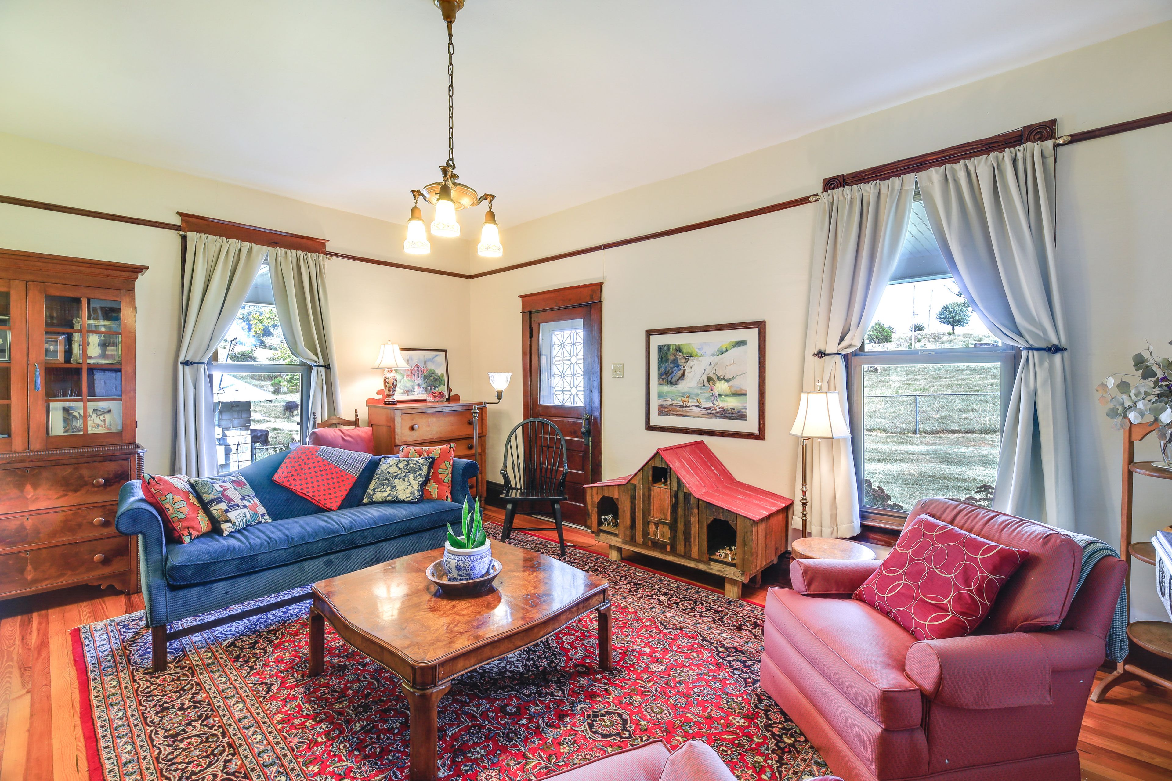Living Room | Smart TV | Books