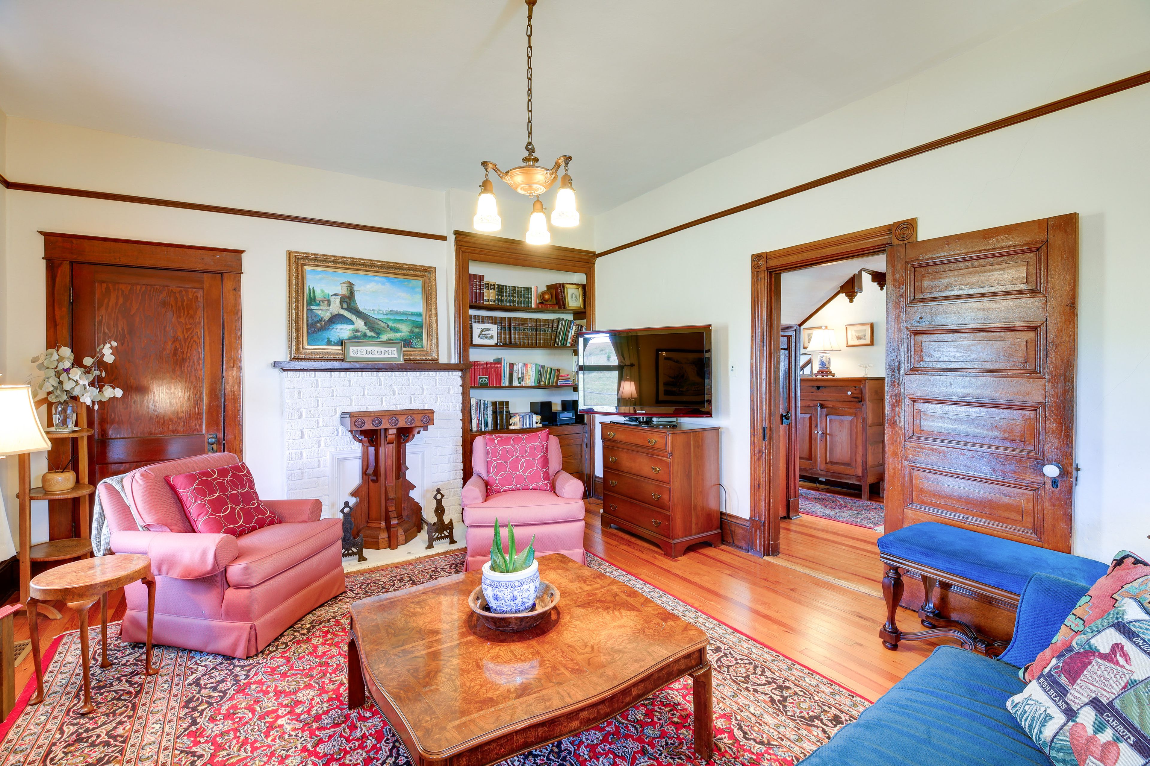 Interior | Central Heating & A/C | Free WiFi