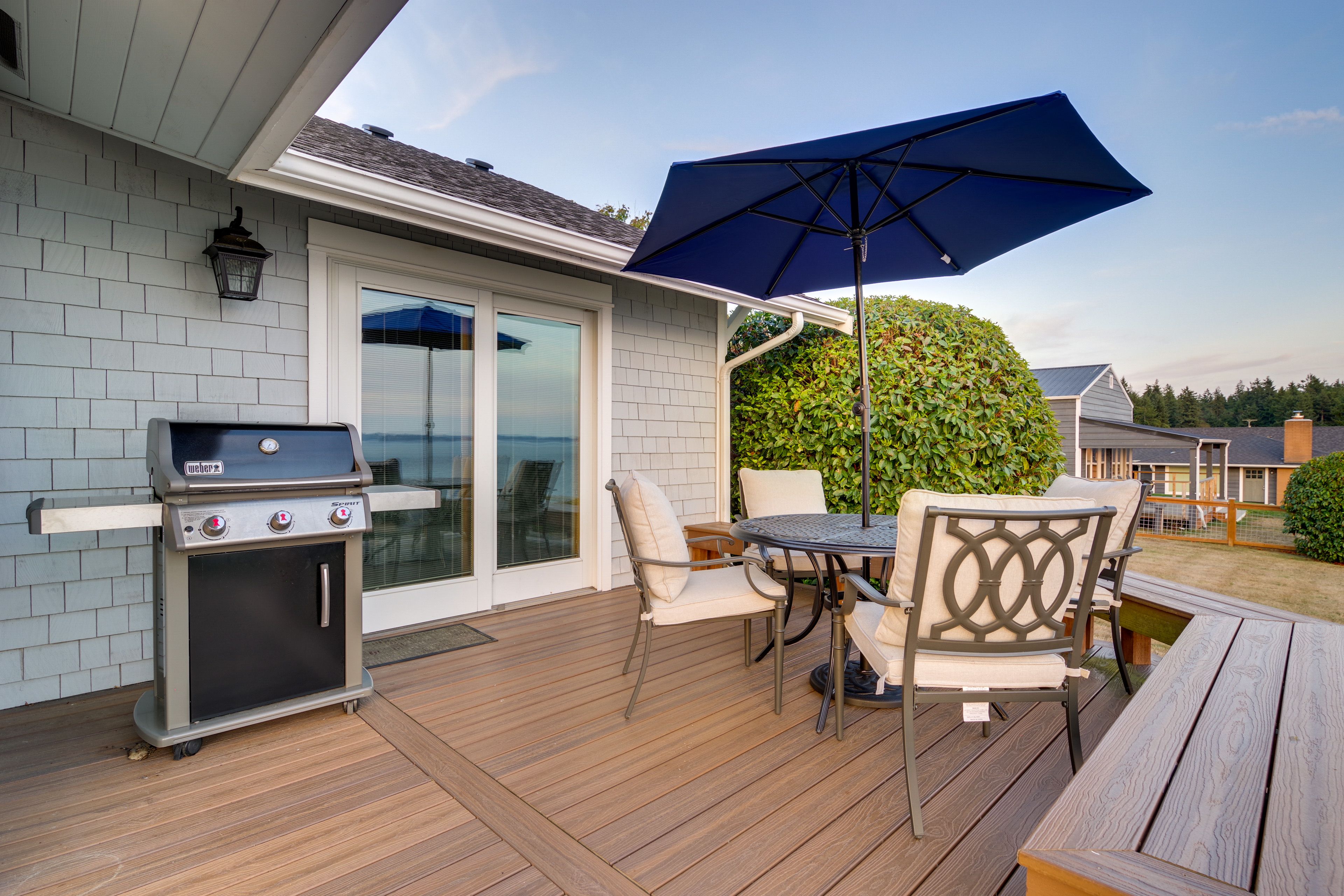 Deck | Gas Grill | Fire Table