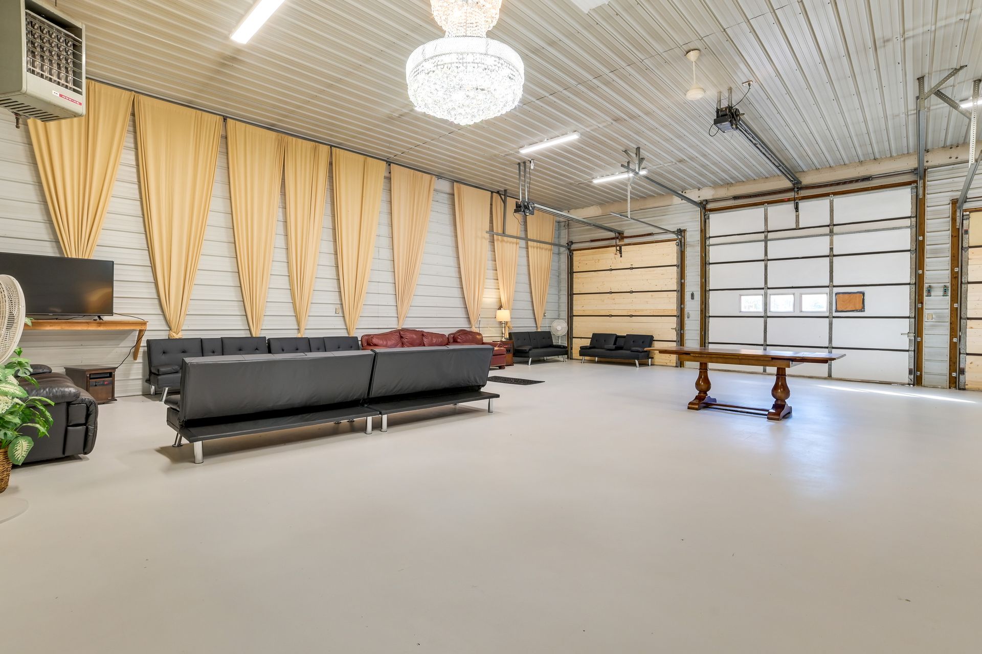 Studio interior overview