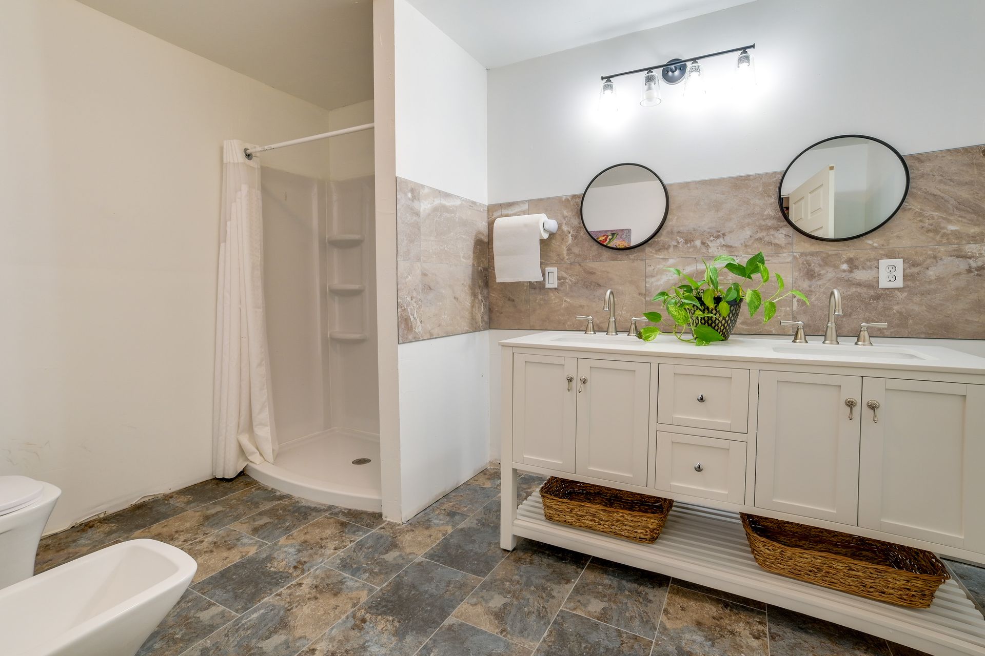 Full bathroom