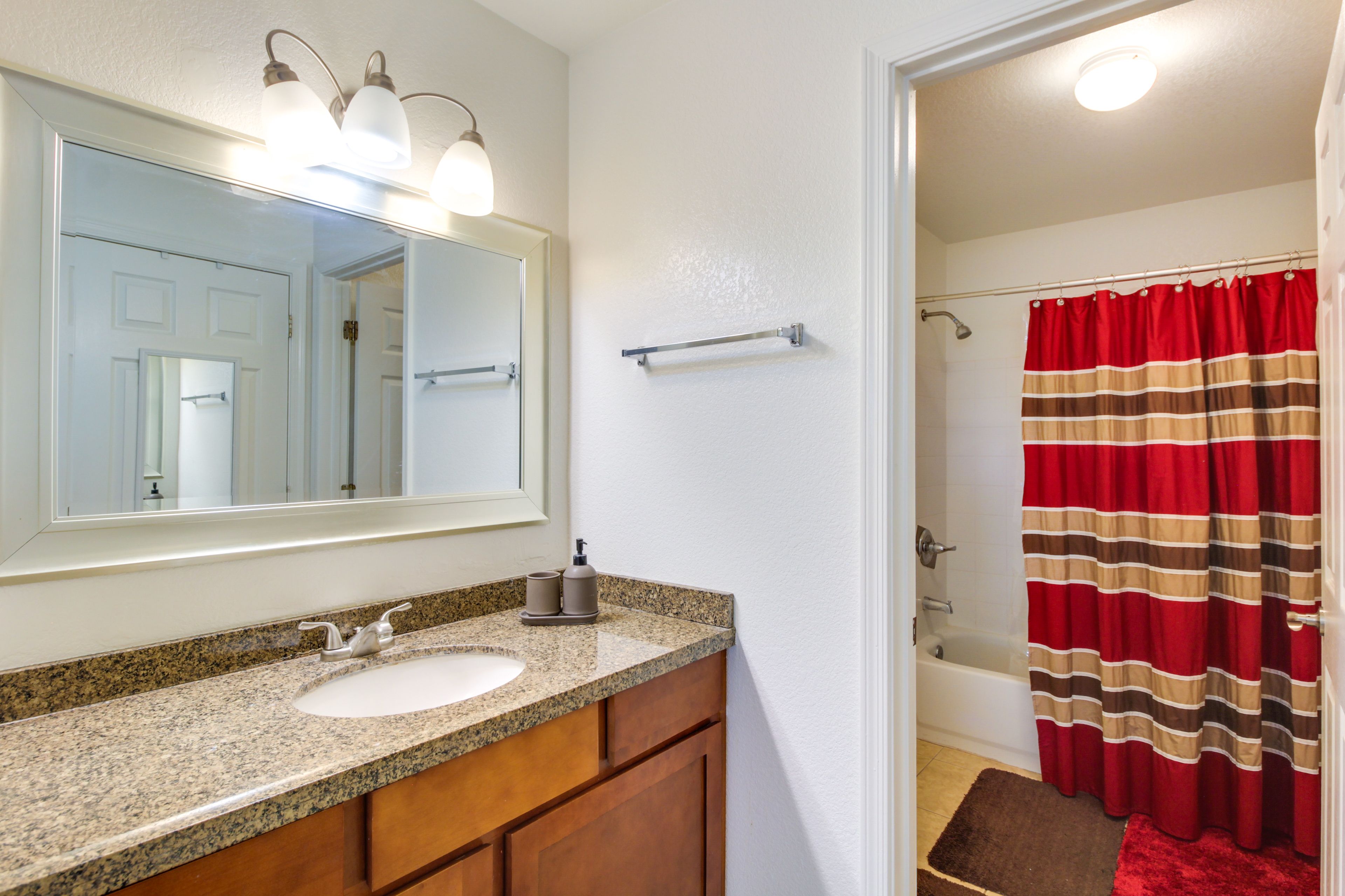 En-Suite Bathroom | Complimentary Toiletries