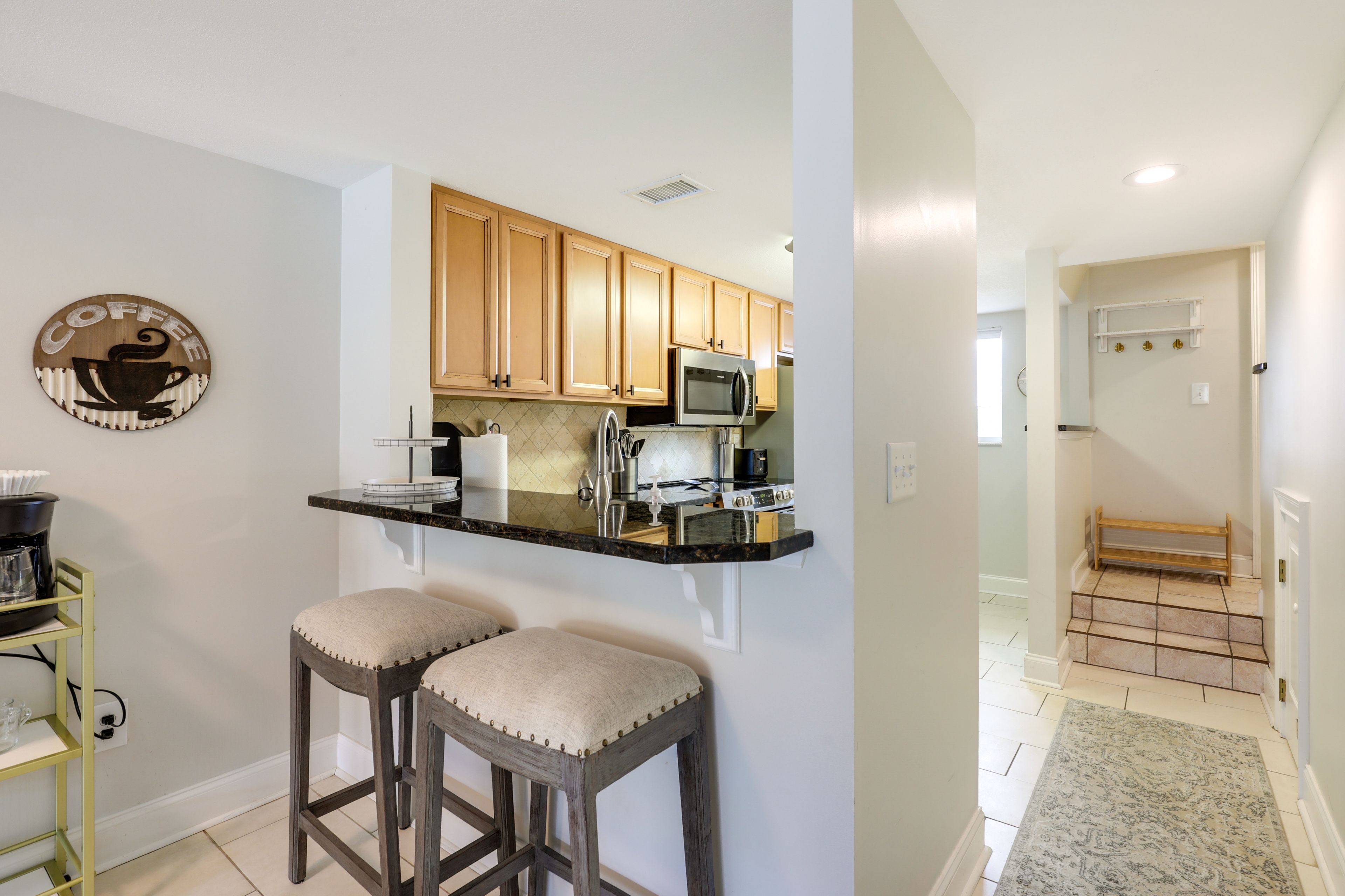 Kitchen | Breakfast Bar