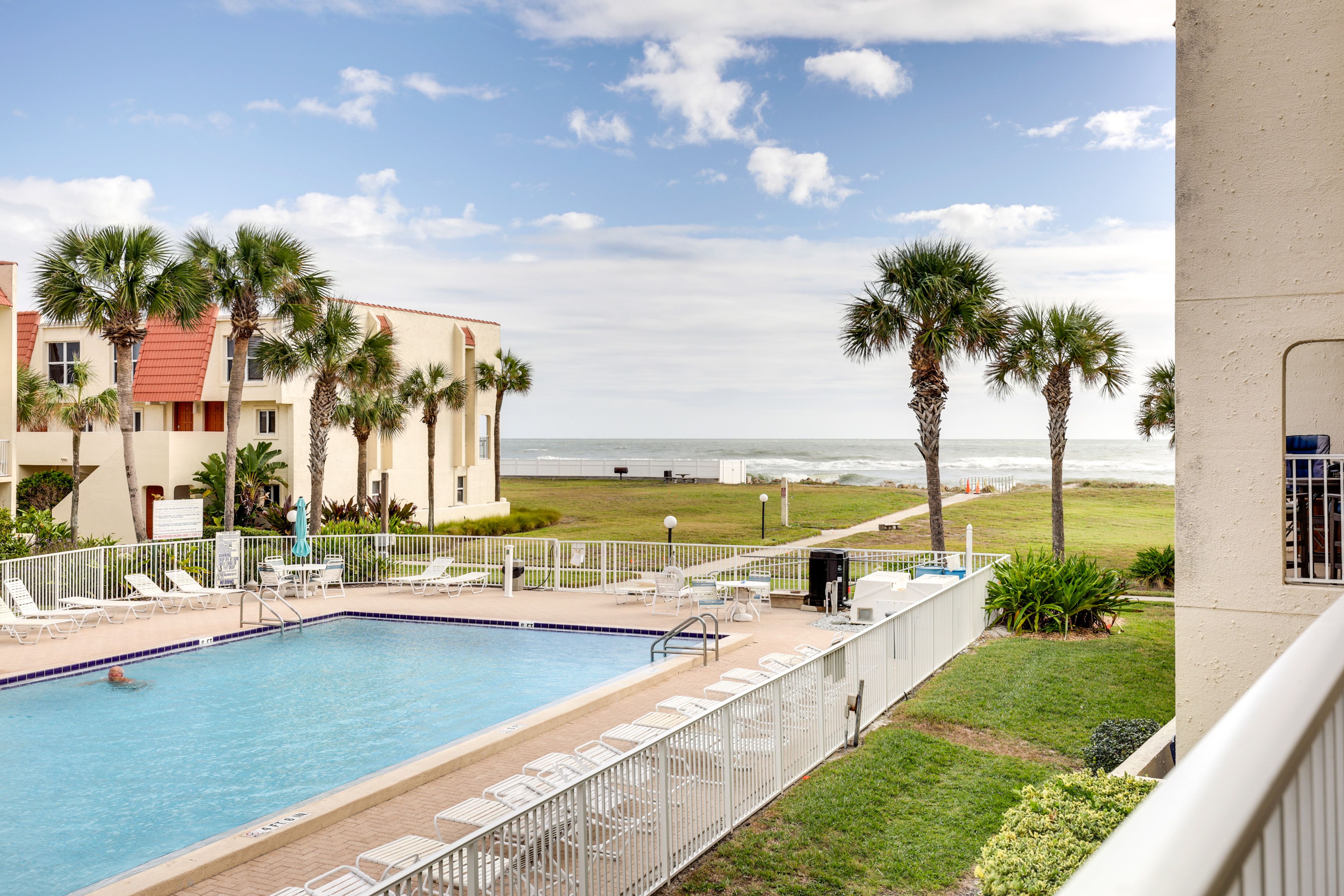 Pool & Ocean Views
