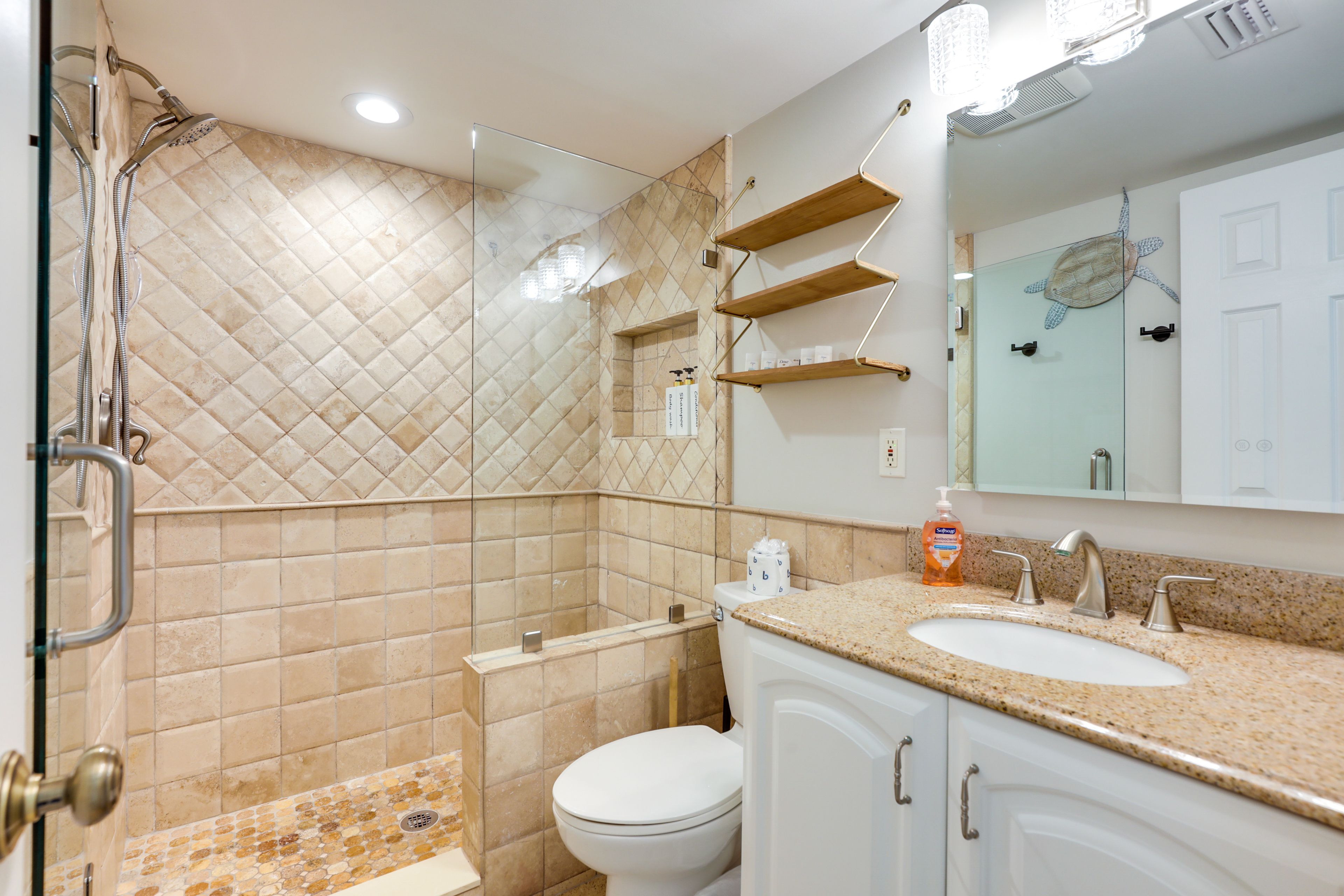 Bathroom | Complimentary Toiletries | 2nd Floor