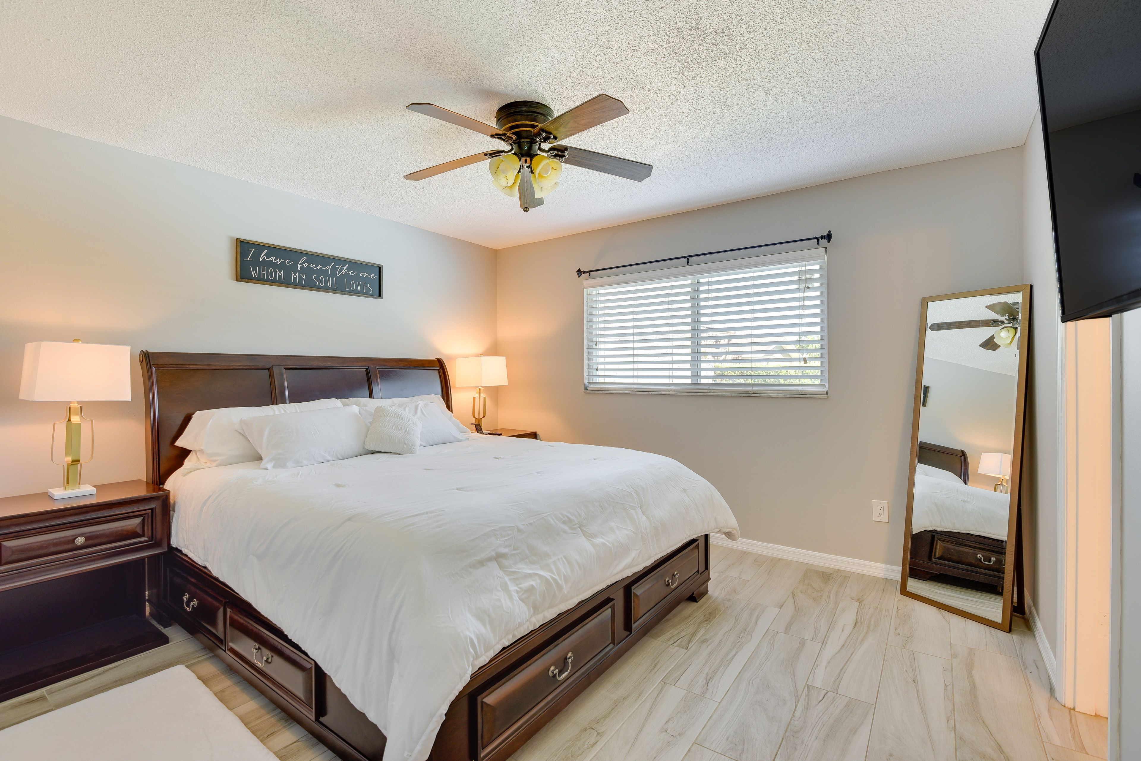 Bedroom 1 | King Bed | Linens Provided